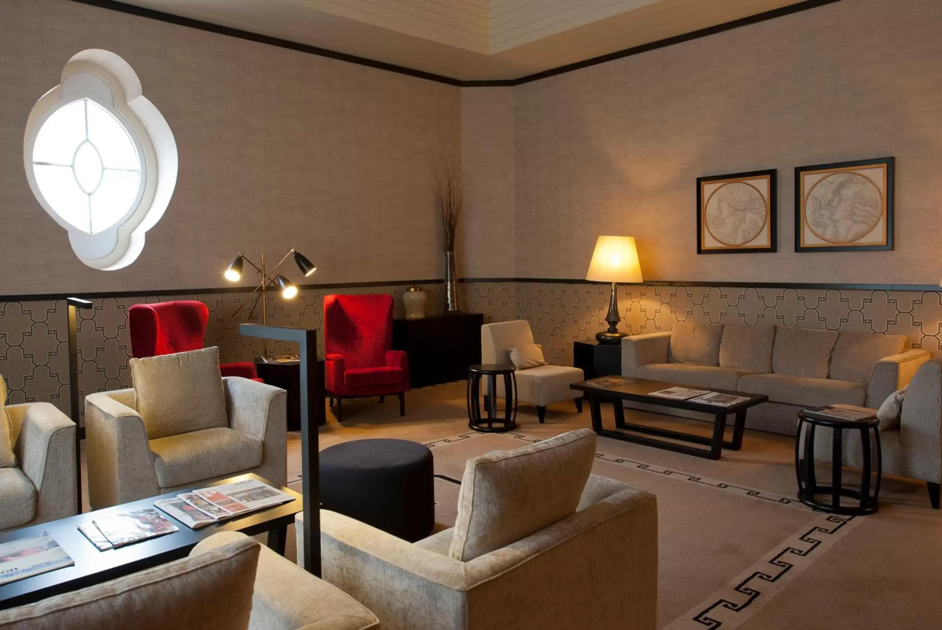 Lounge or bar, Seating Area in Grande Hotel De Luso