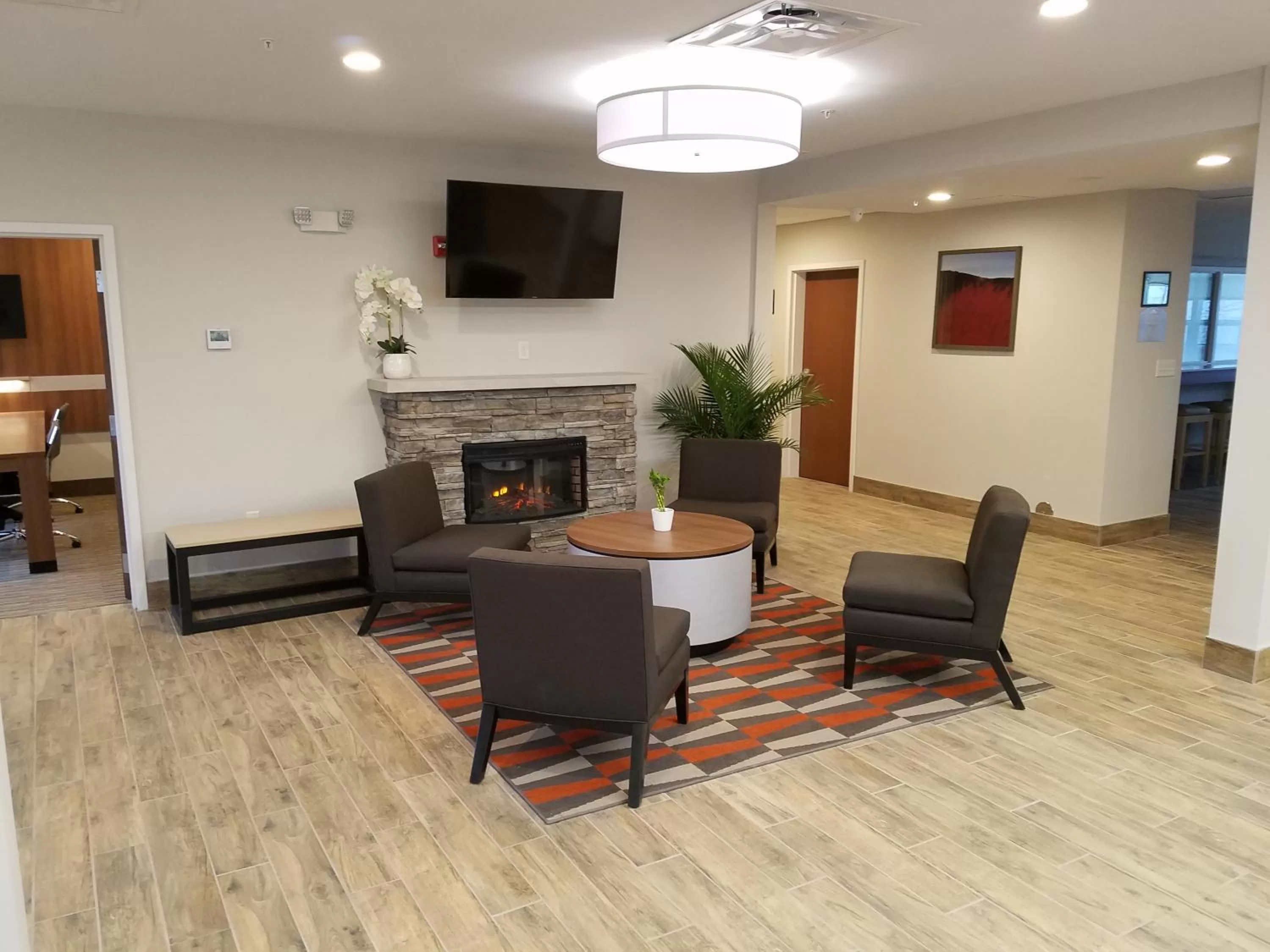 Lobby or reception in Microtel Inn & Suites by Wyndham Niagara Falls