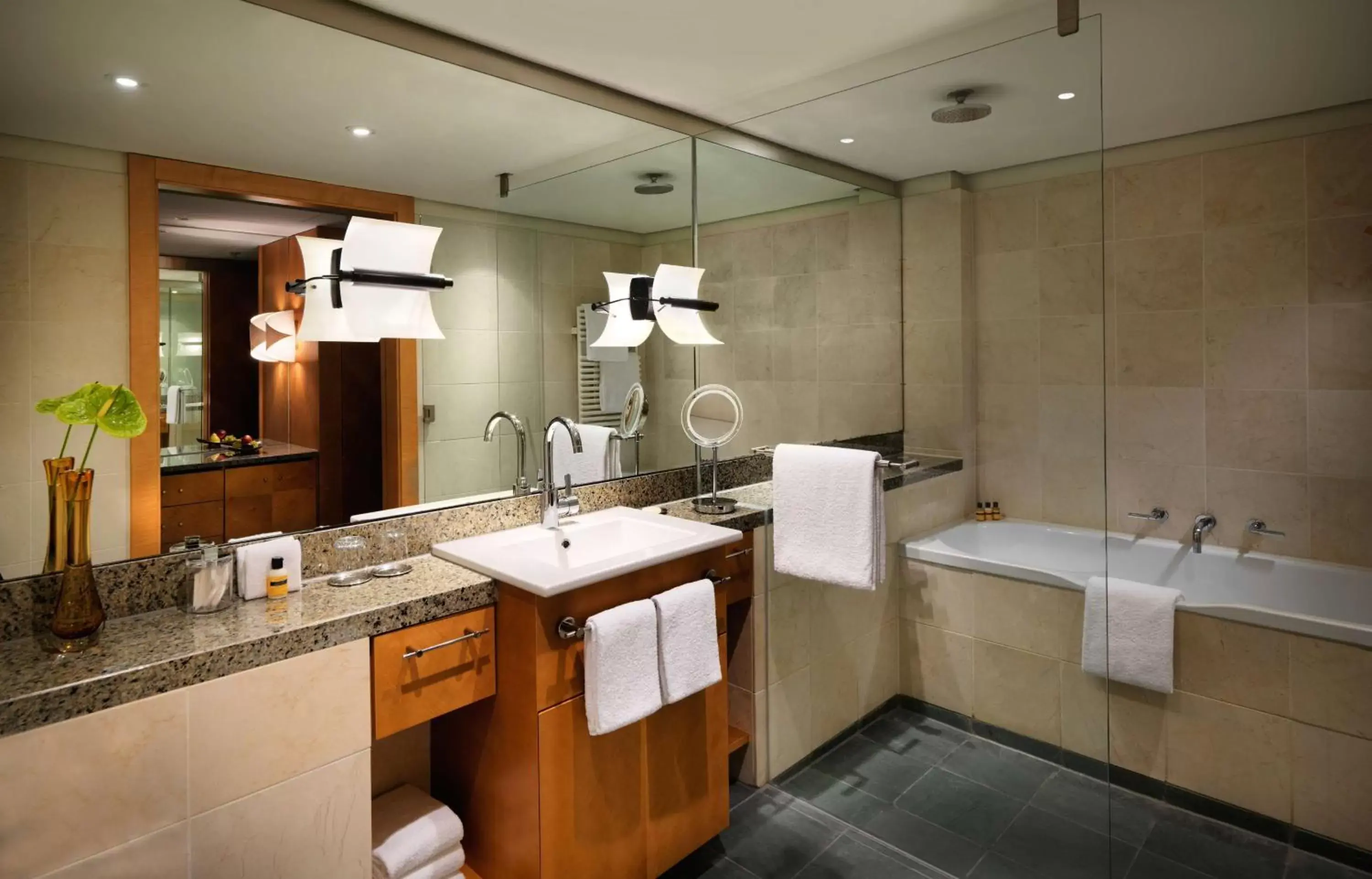 Bathroom in Hyatt Regency Mainz