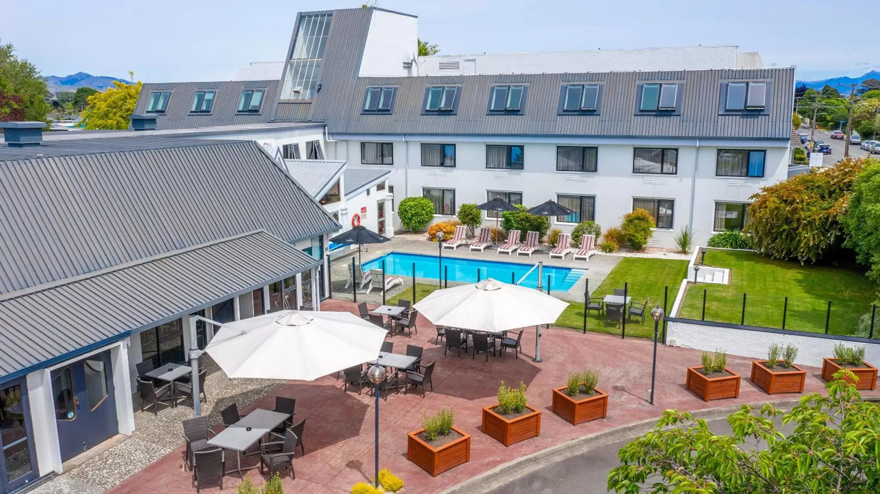 Property building, Pool View in Scenic Hotel Marlborough