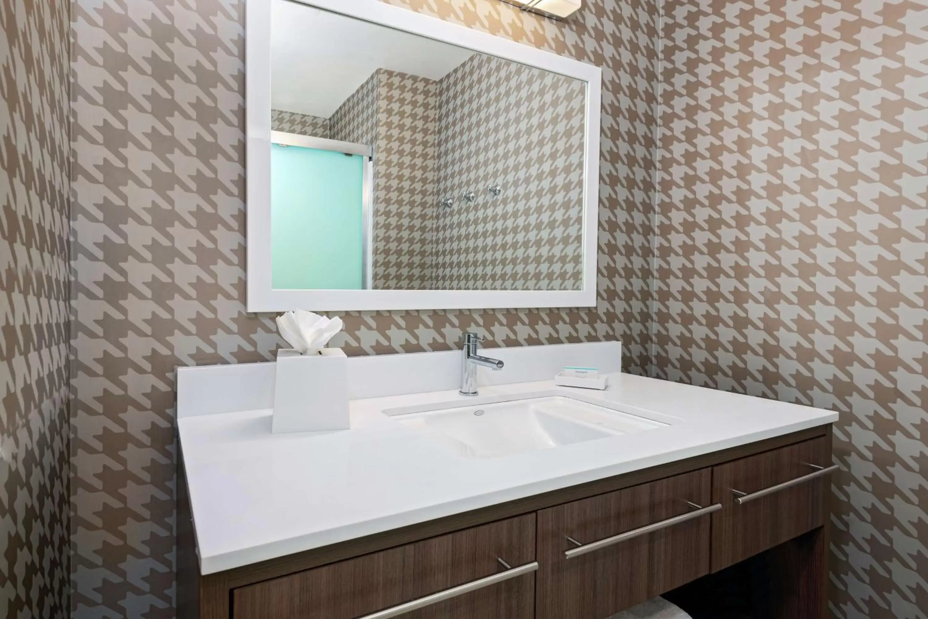 Bathroom in Home2 Suites By Hilton Orlando Near Universal