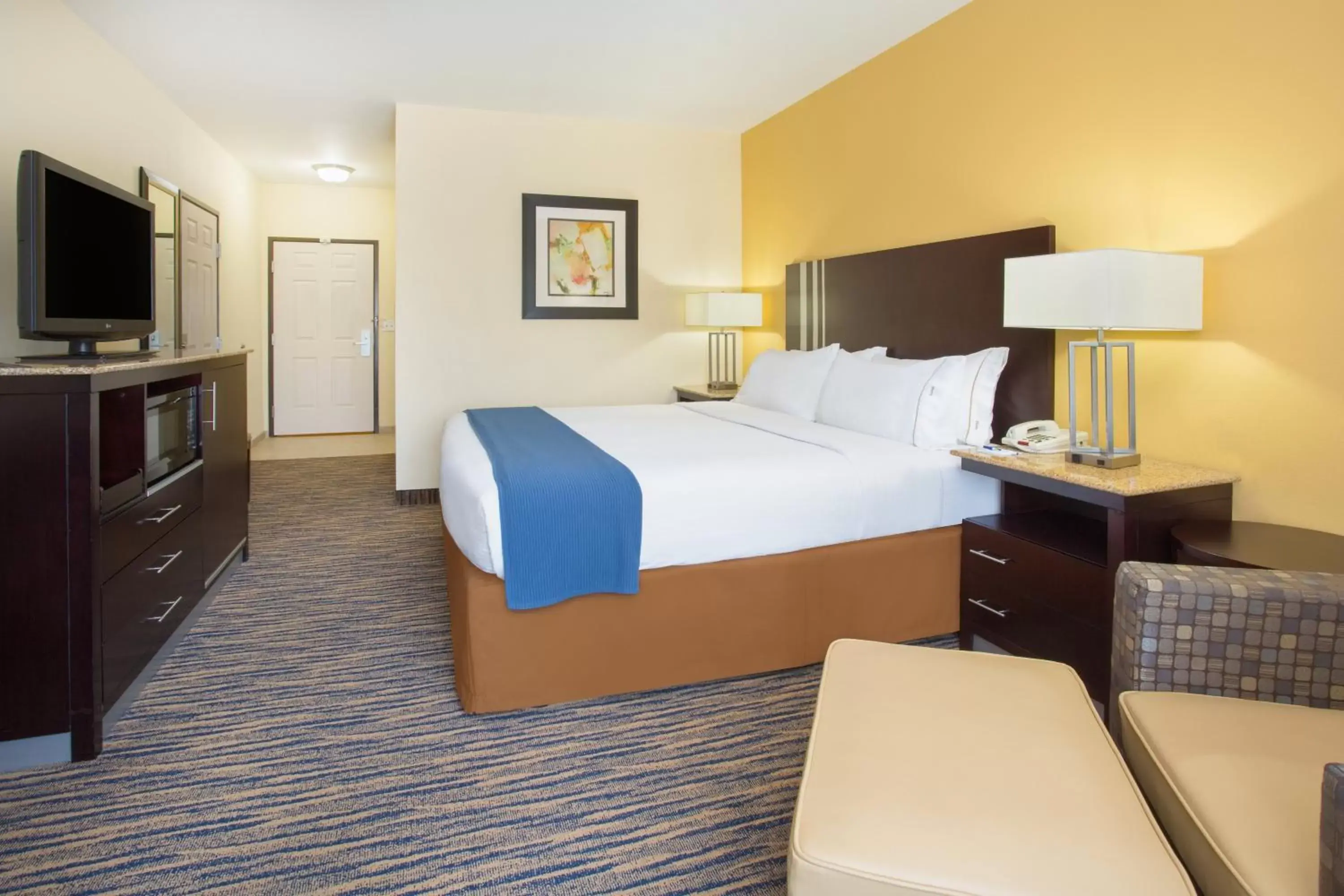 Photo of the whole room, Bed in Holiday Inn Express & Suites Denver North - Thornton, an IHG Hotel