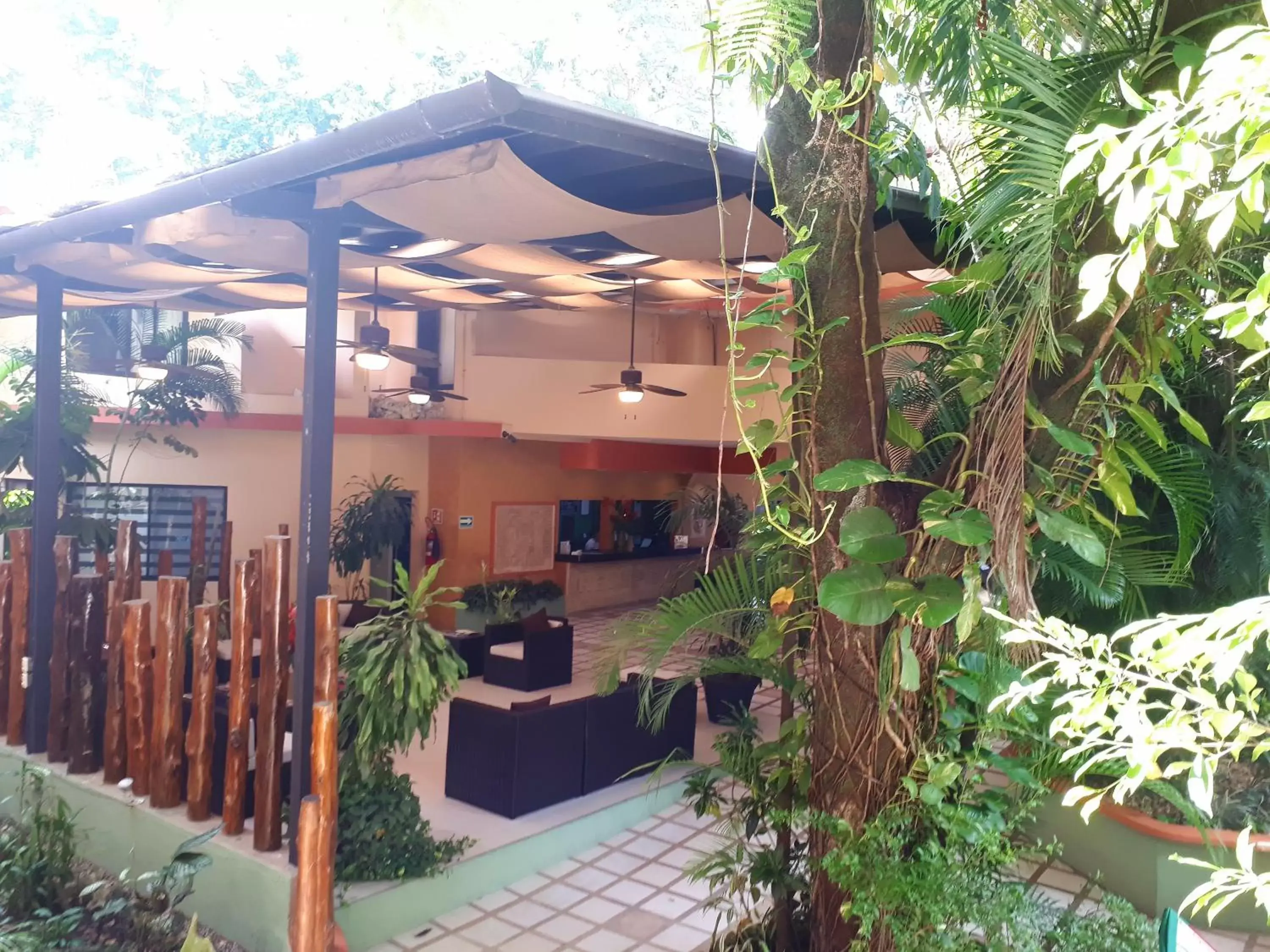 Facade/entrance in Hotel Maya Tulipanes Palenque