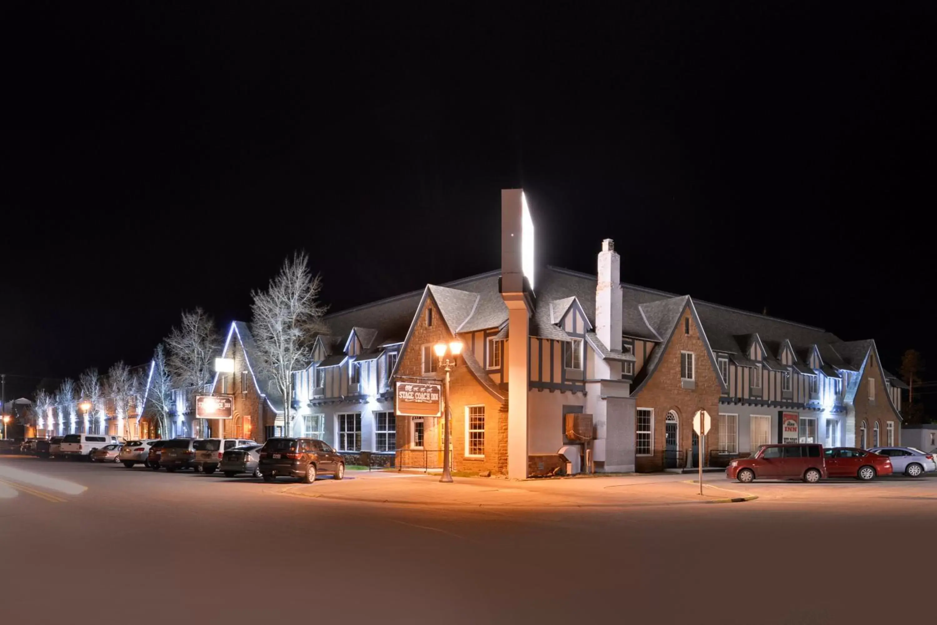 Night, Property Building in Stage Coach Inn