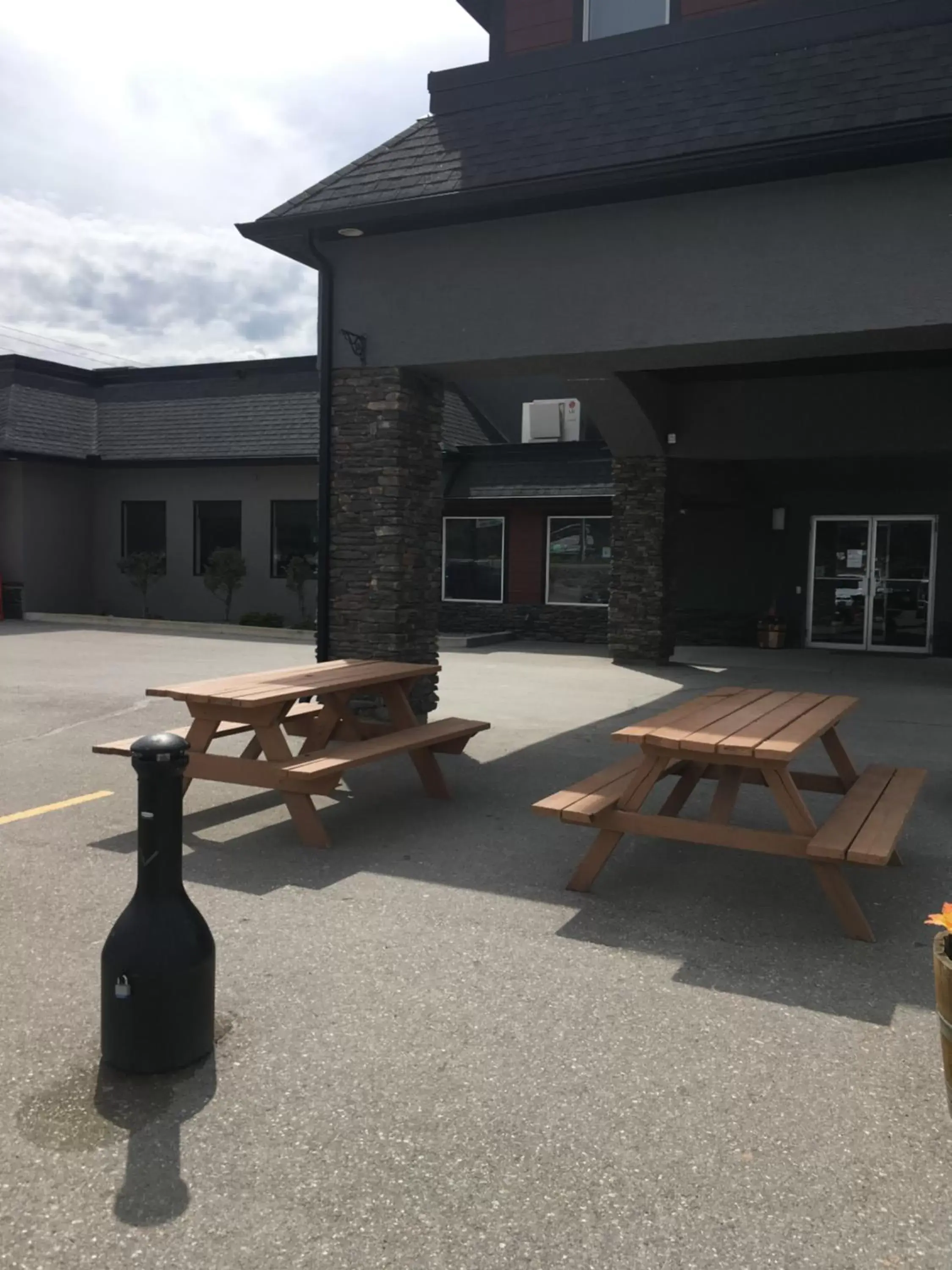 Patio in The Kanata Inns Invermere