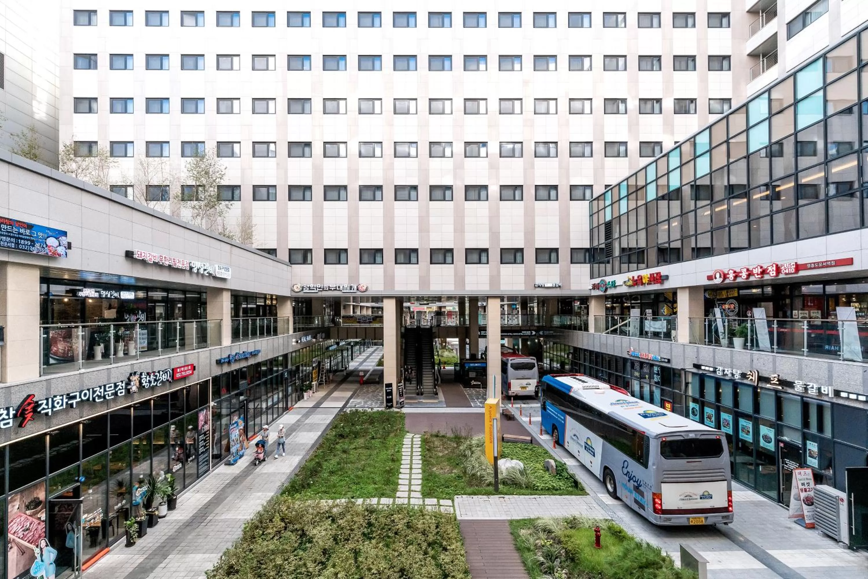 Neighbourhood in Days Hotel & Suites by Wyndham Incheon Airport