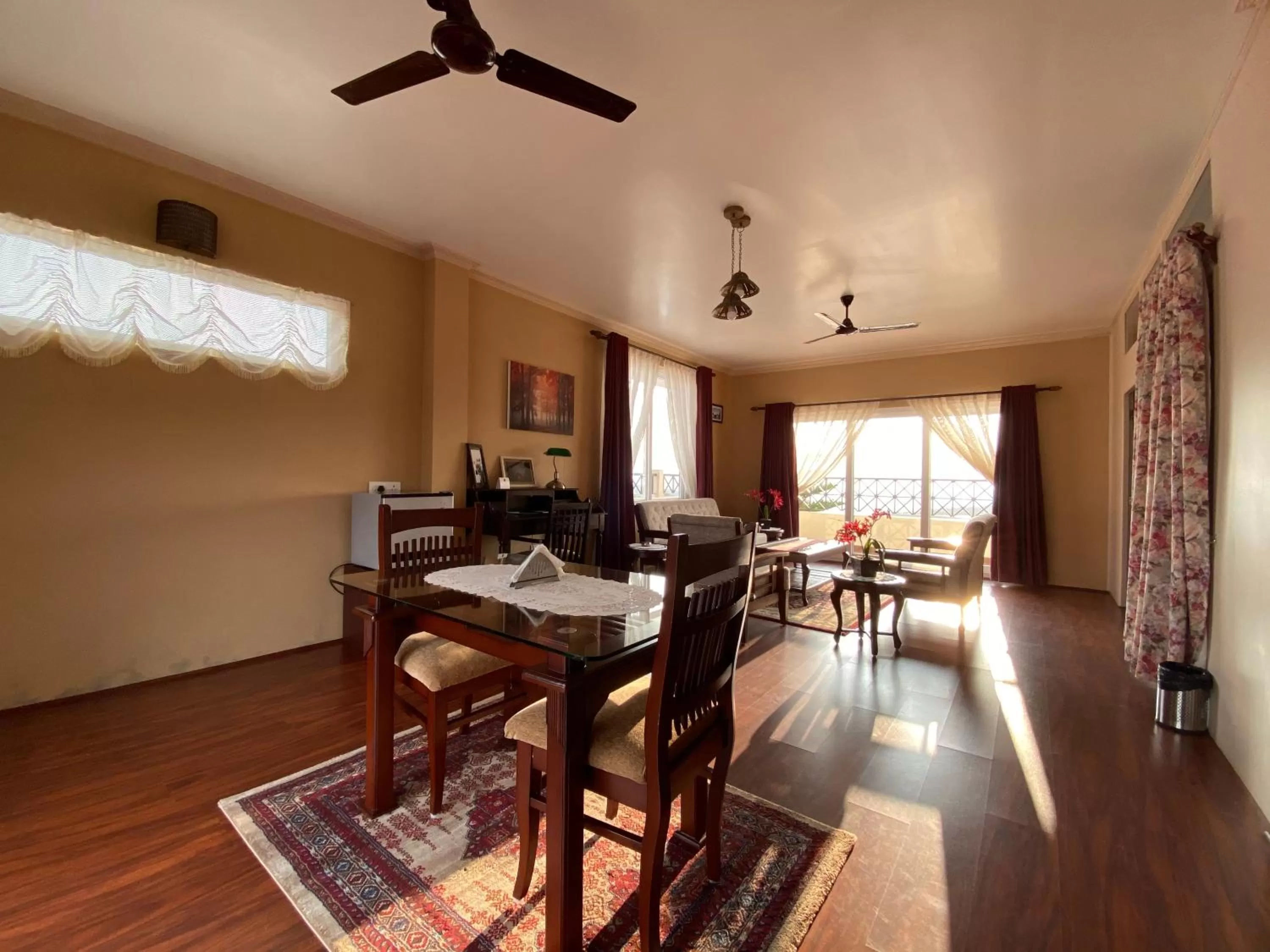 Dining Area in Windermere Inn