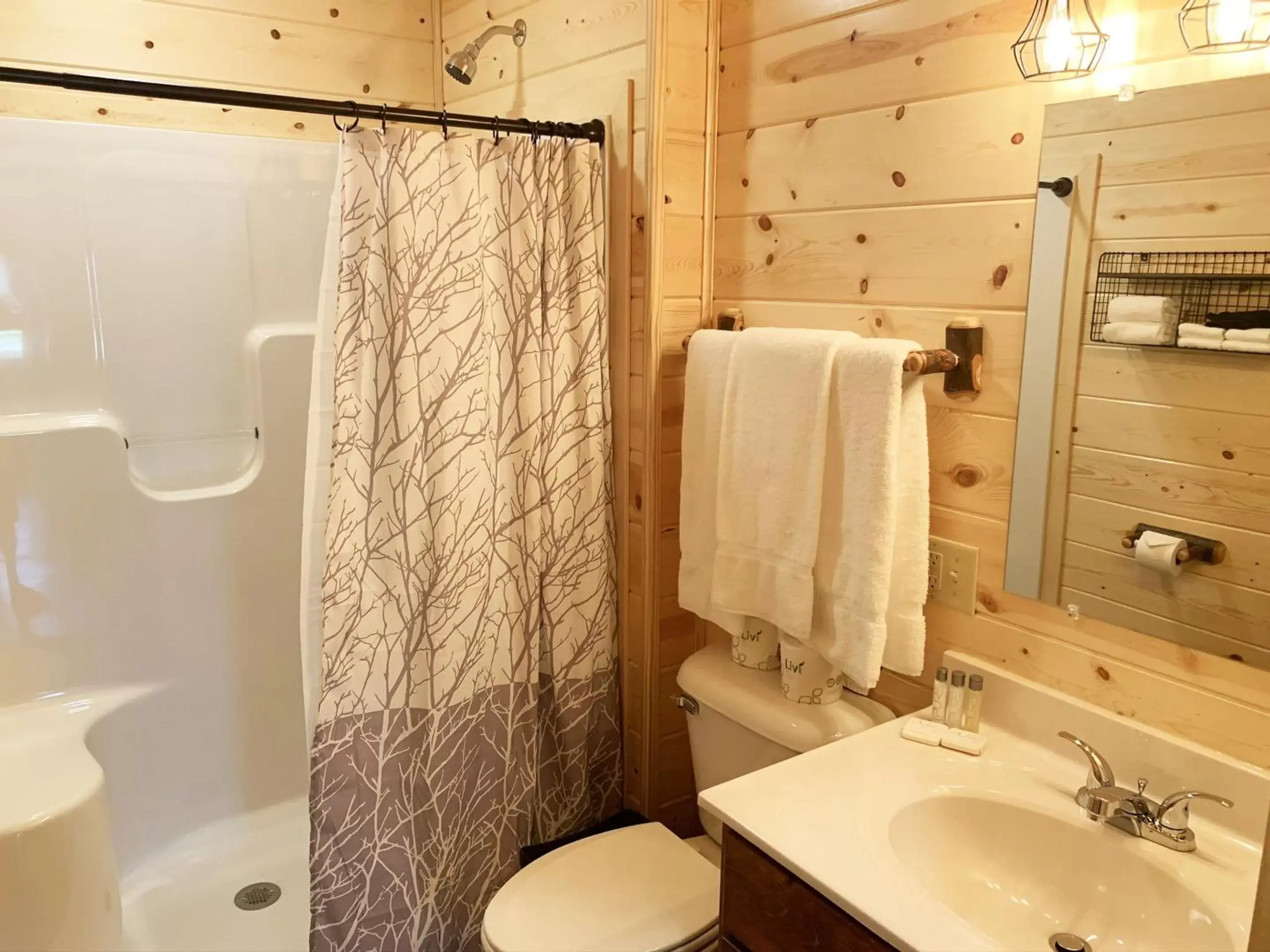 Bathroom in Waterview Lodge by Amish Country Lodging