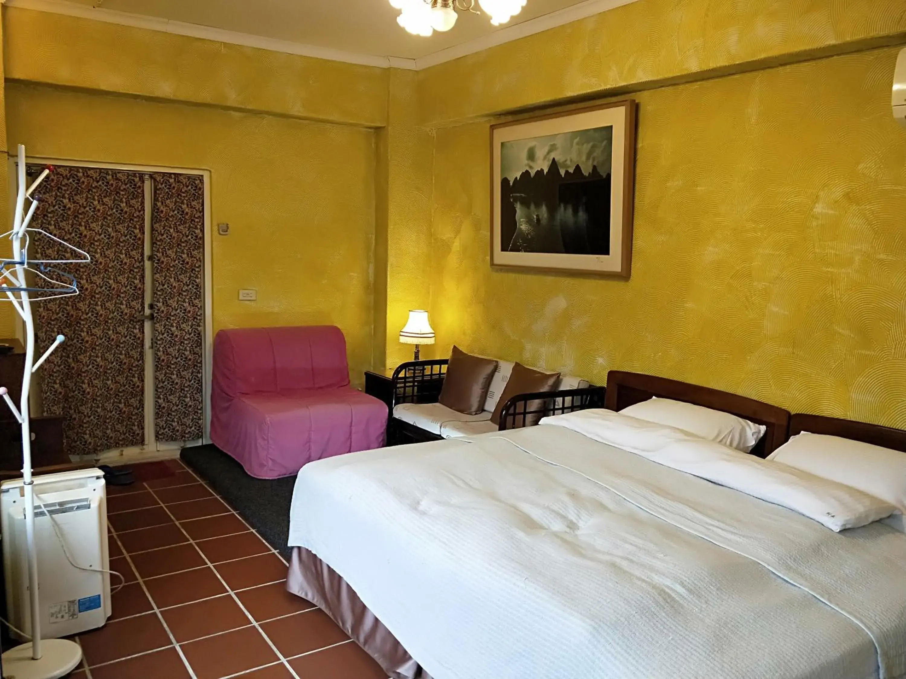 Photo of the whole room, Bed in Levite Villa