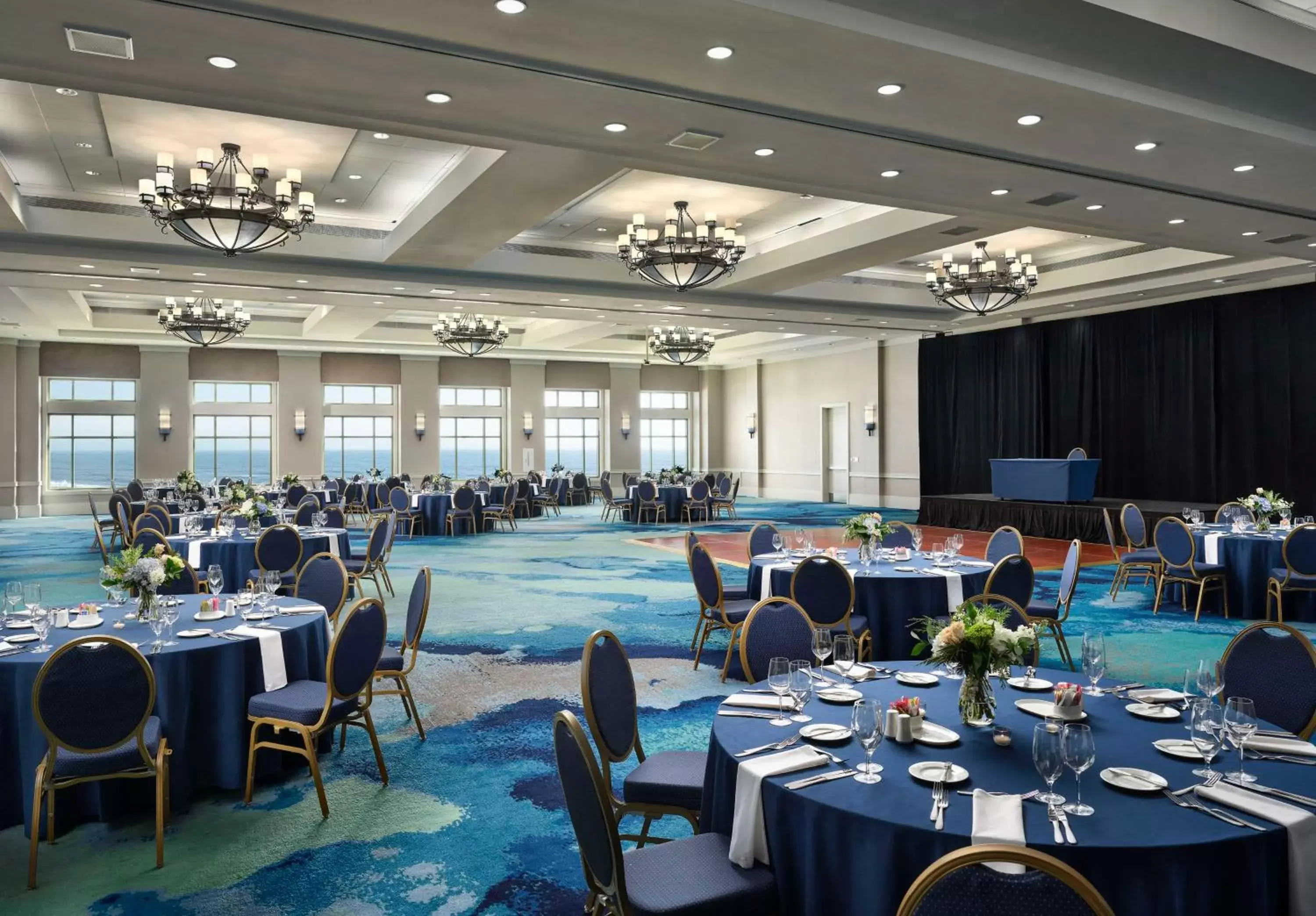 Meeting/conference room, Restaurant/Places to Eat in Hilton Virginia Beach Oceanfront