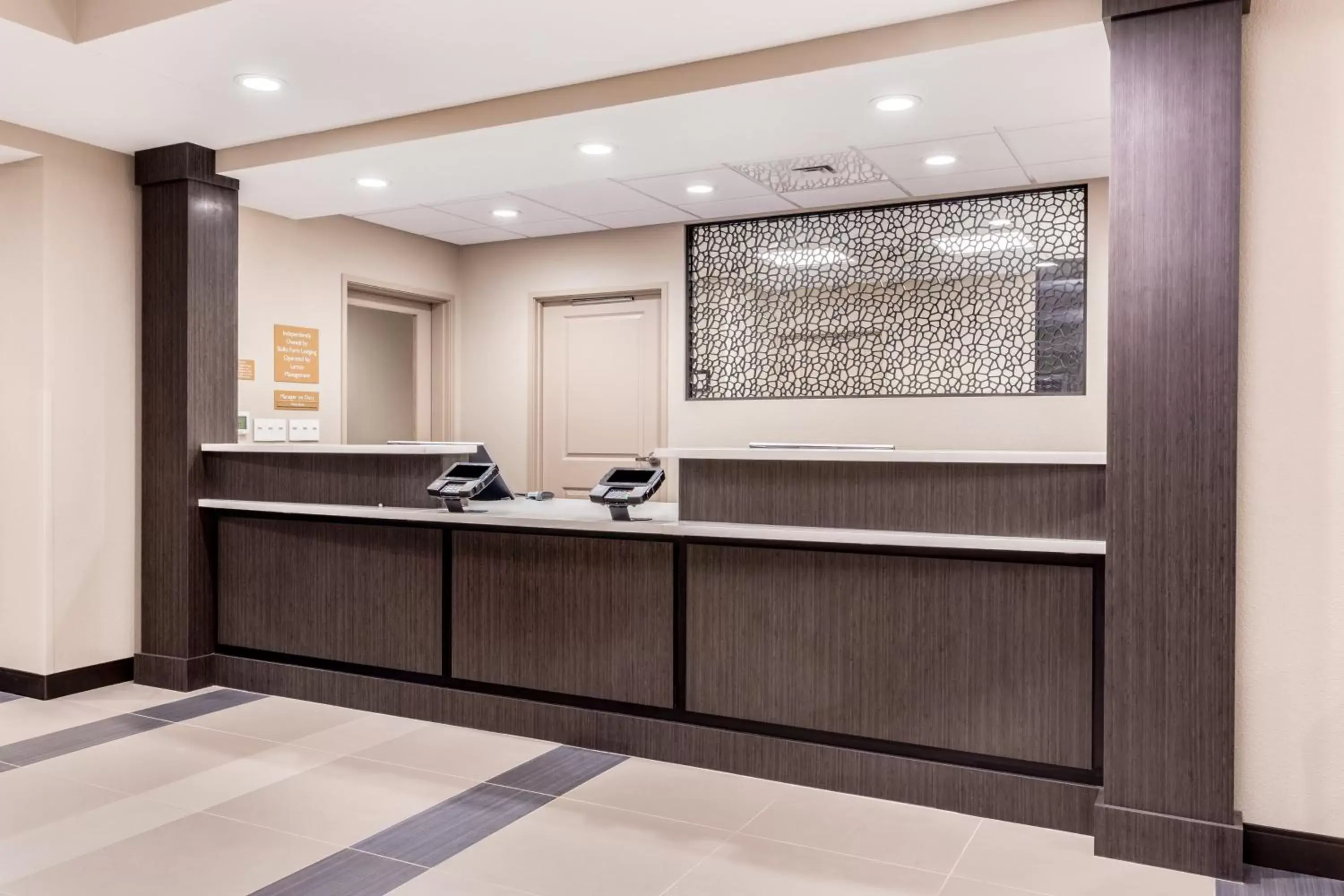 Property building, Lobby/Reception in Candlewood Suites Eau Claire I-94, an IHG Hotel
