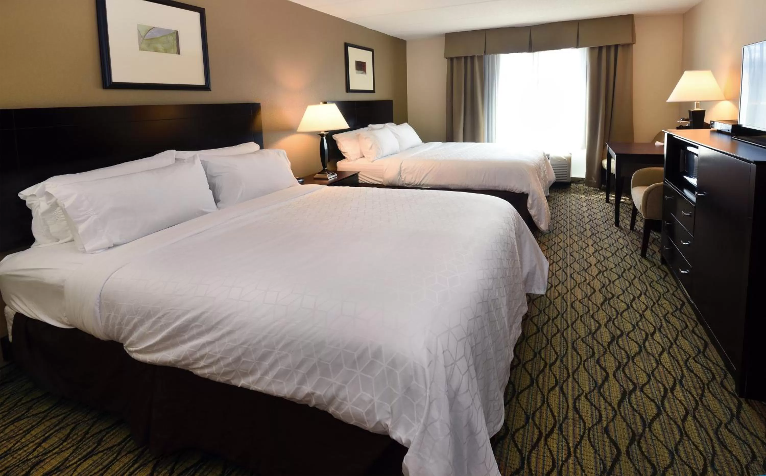 Photo of the whole room, Bed in Holiday Inn Express Milford by IHG