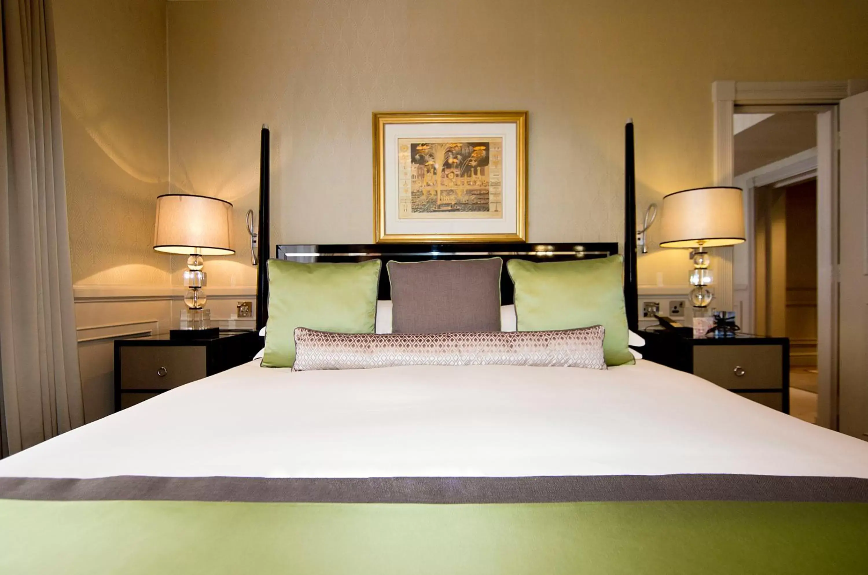 Bedroom, Bed in St James Hotel & Club Mayfair