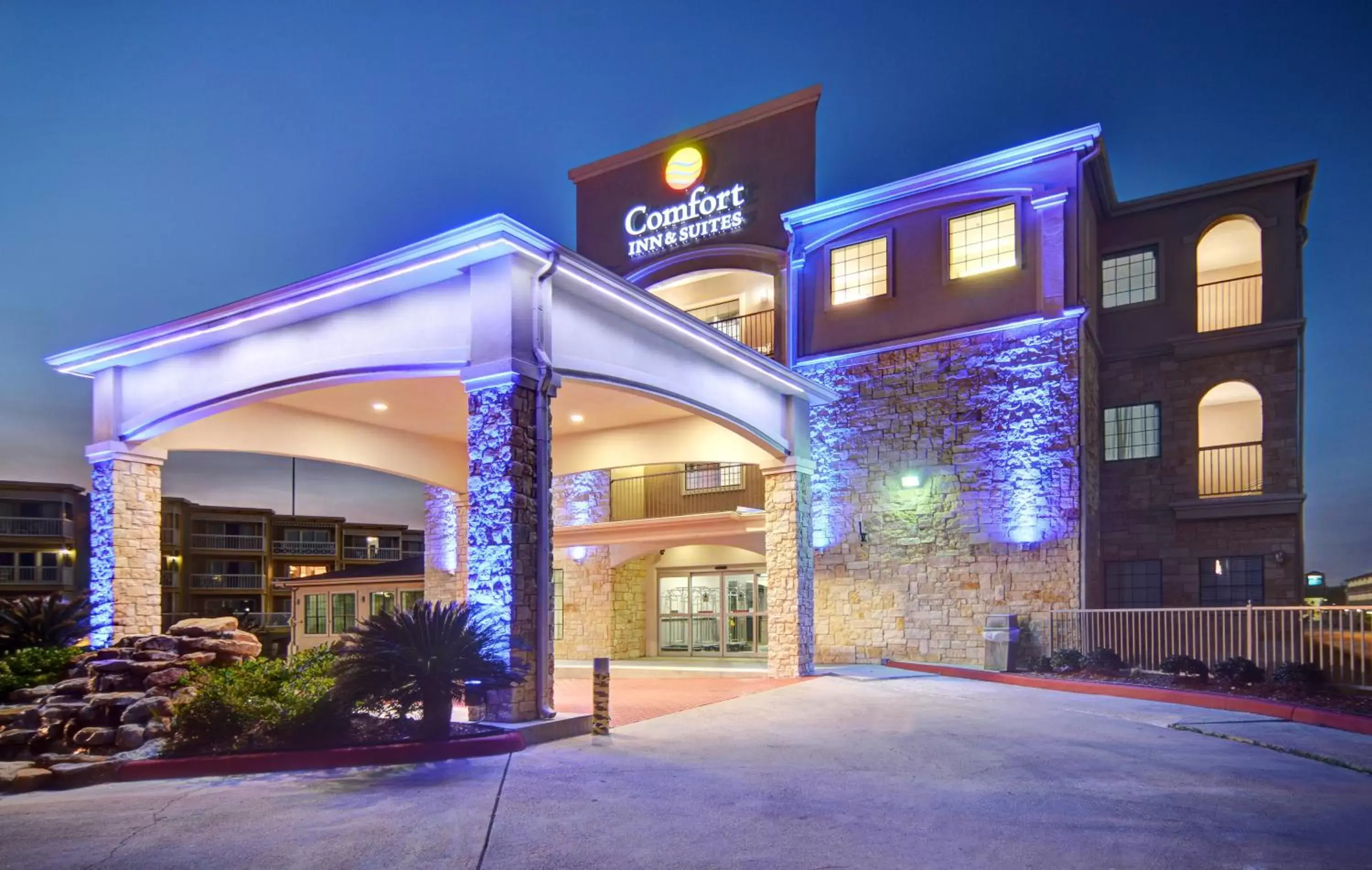 Facade/entrance, Property Building in Comfort Inn & Suites Beachfront