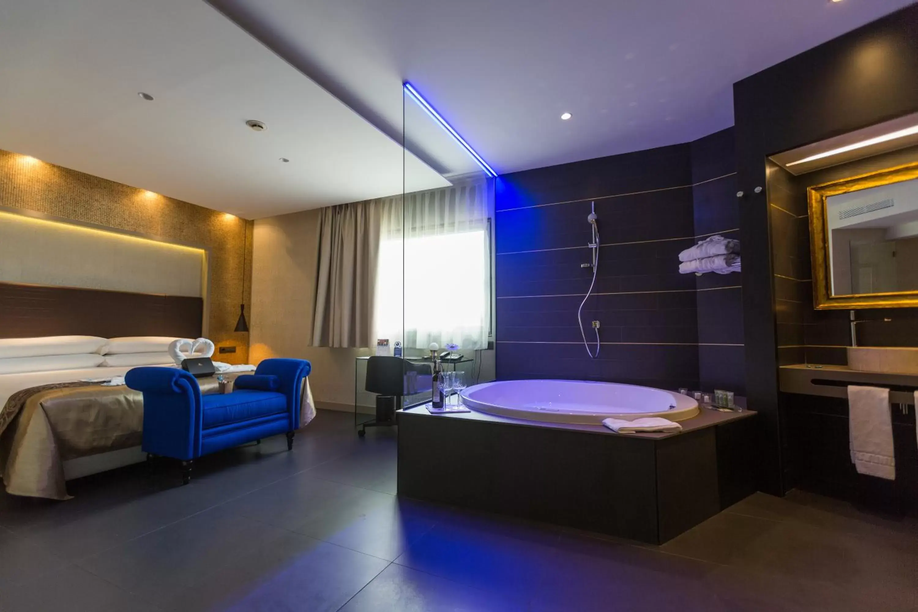 Suite with Hot Tub Xarel.lo in Felix Hotel