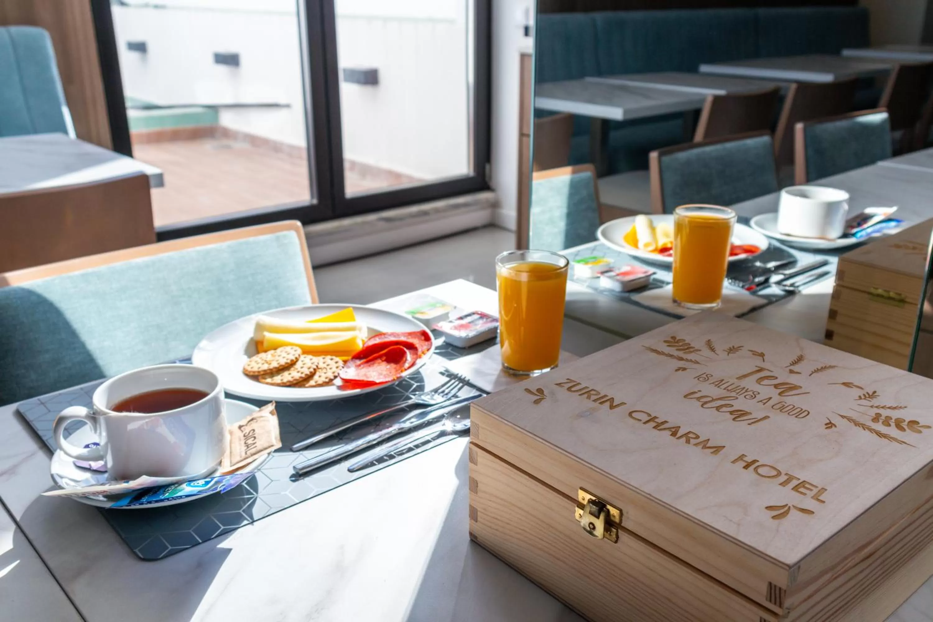 Coffee/tea facilities in Zurin Charm Hotel