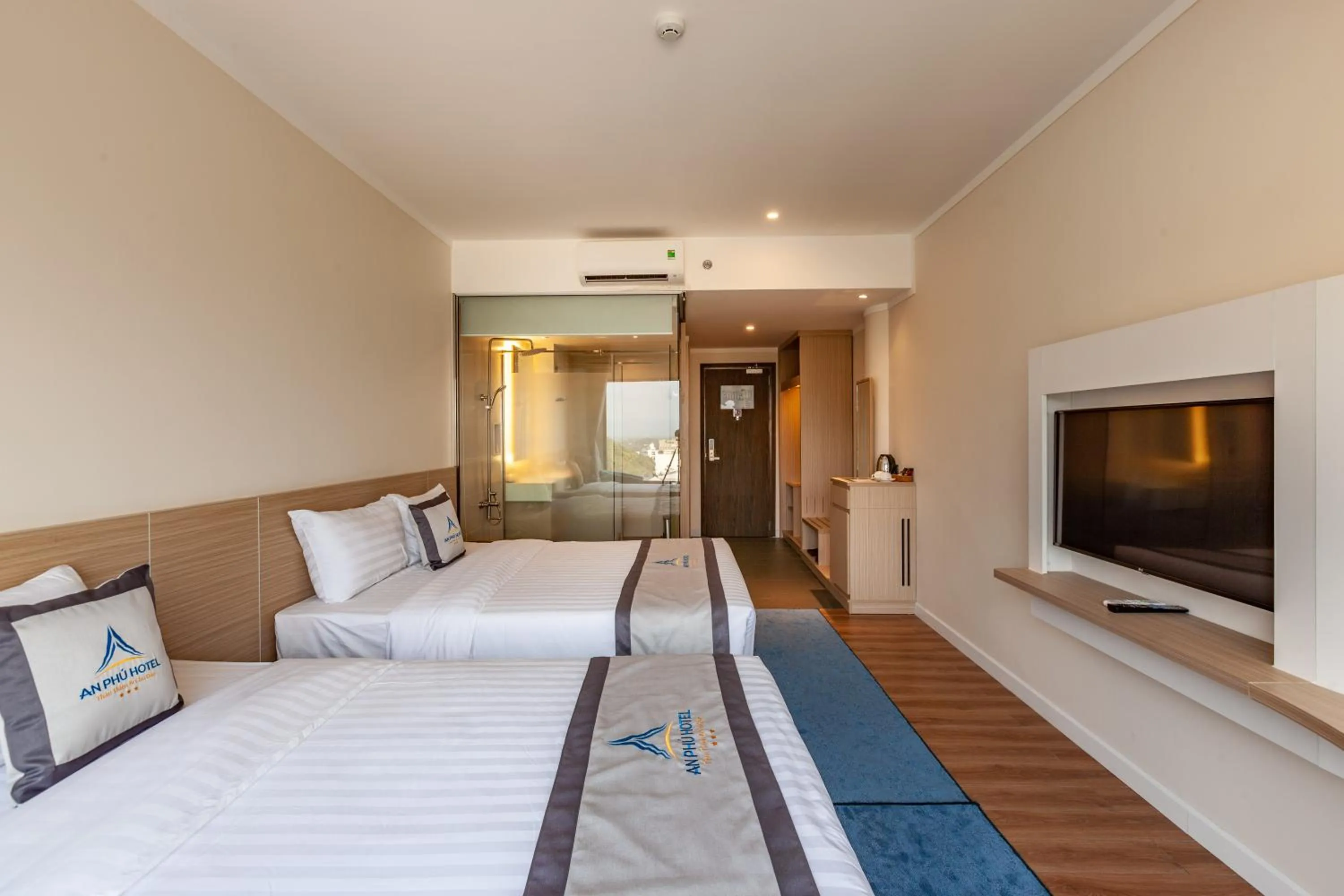 Photo of the whole room, Bed in An Phu Hotel