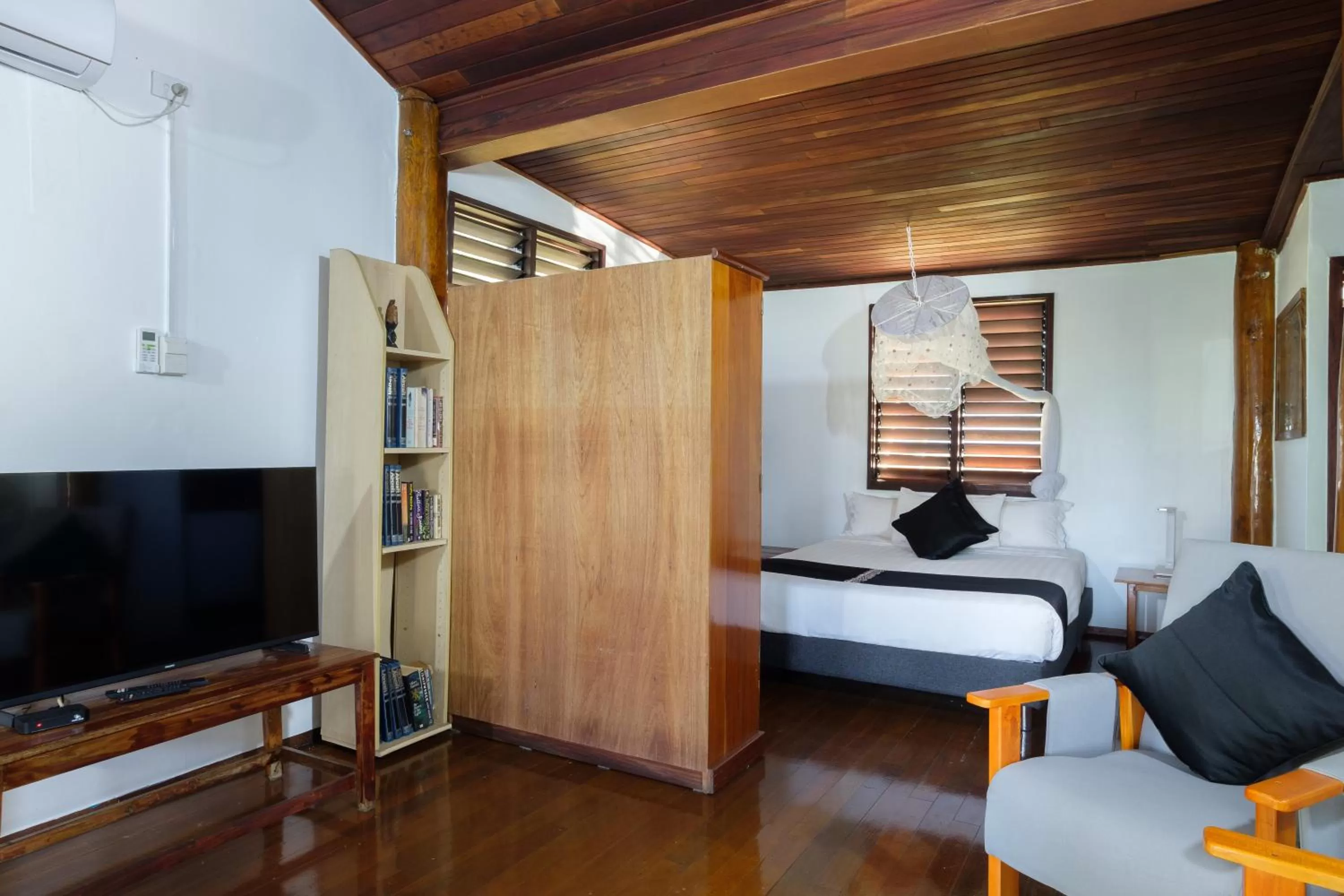 Bed in Club Fiji Resort