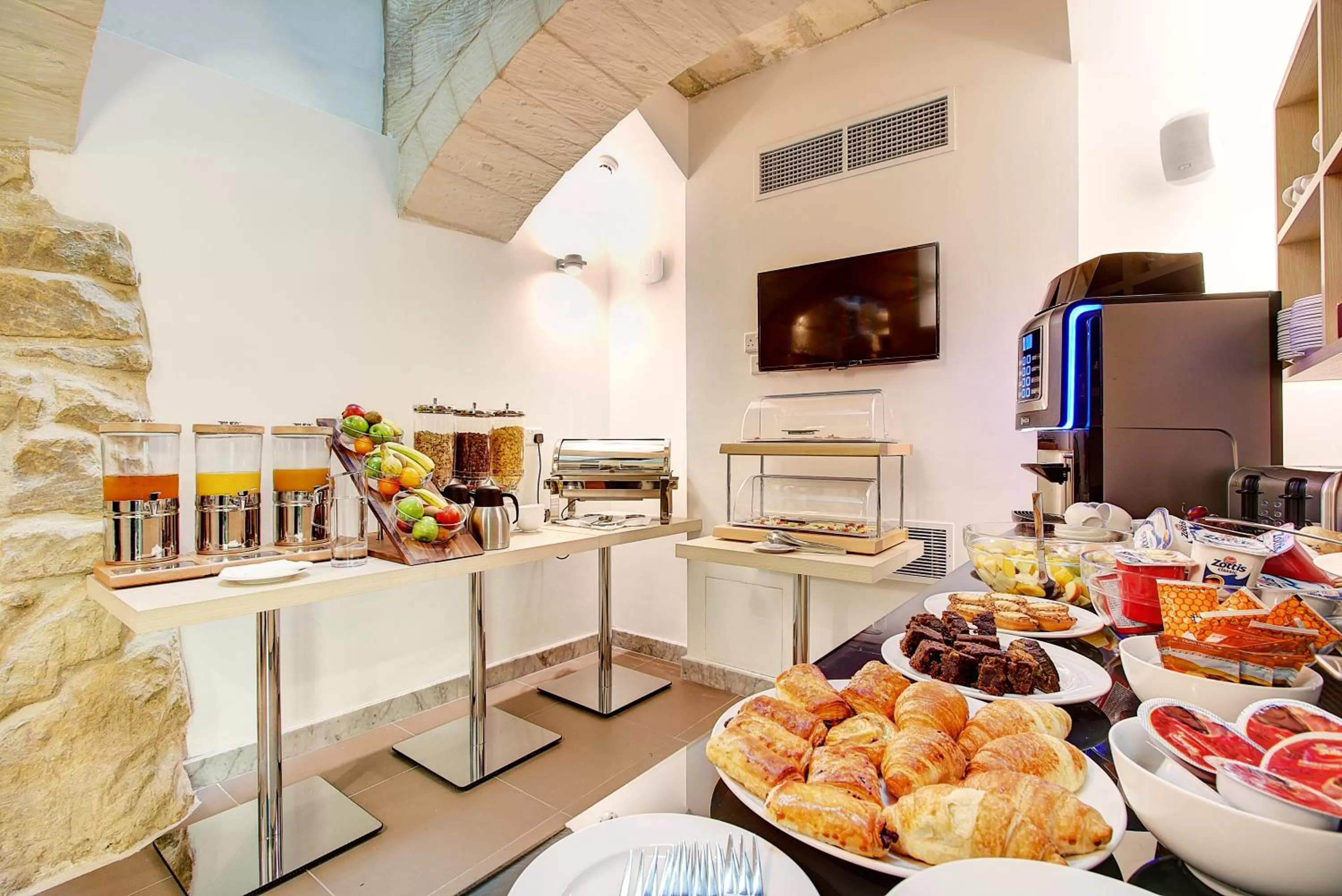 Buffet breakfast in Palazzo Paolina Boutique Hotel