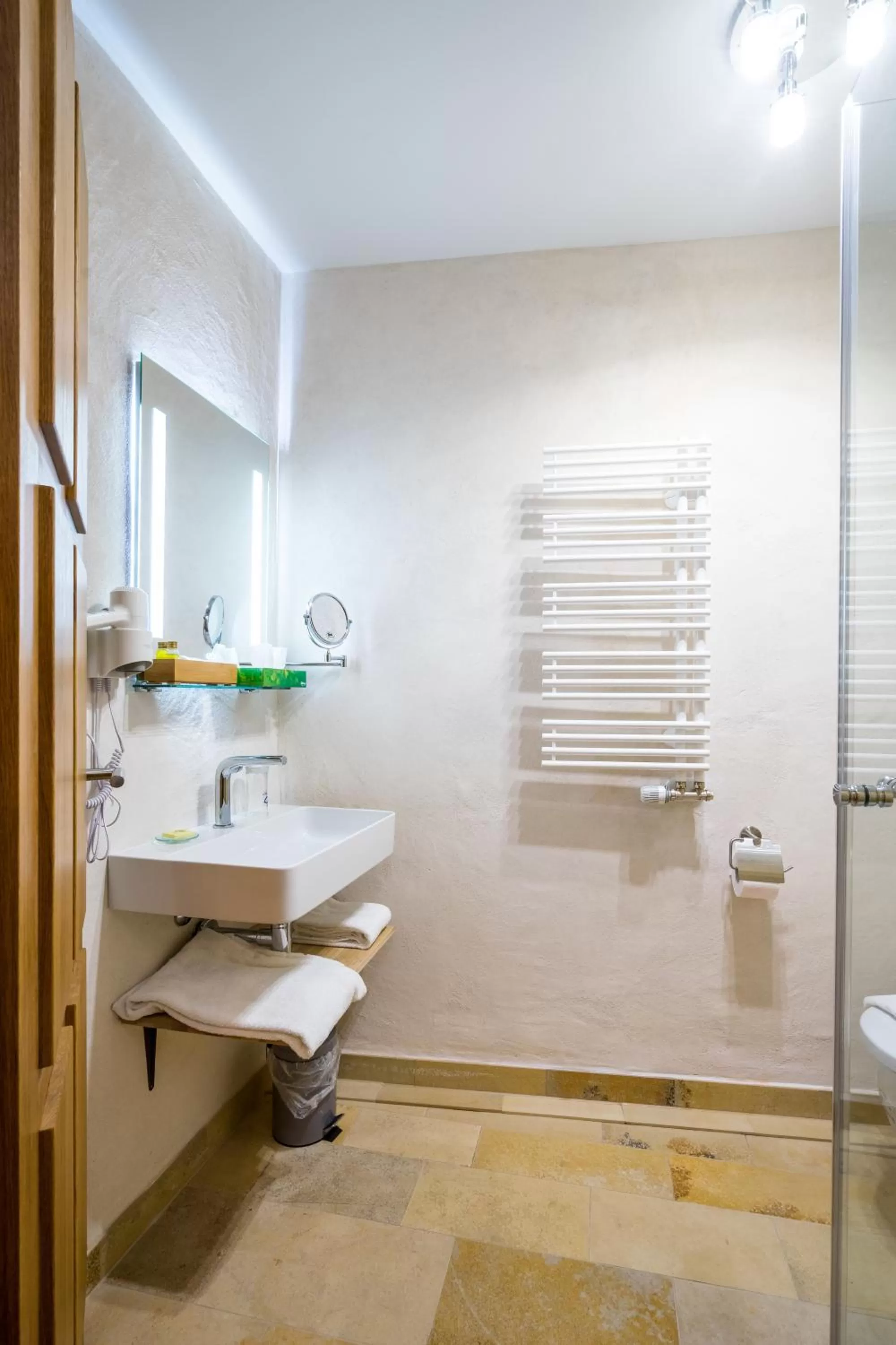 Bathroom in Hotel Rote19