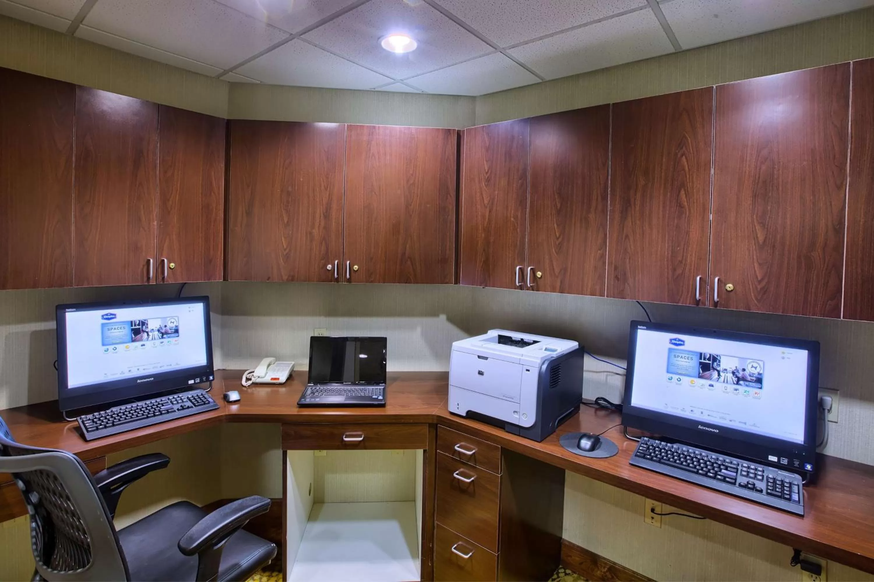 Business facilities in Hampton Inn & Suites Houston Rosenberg