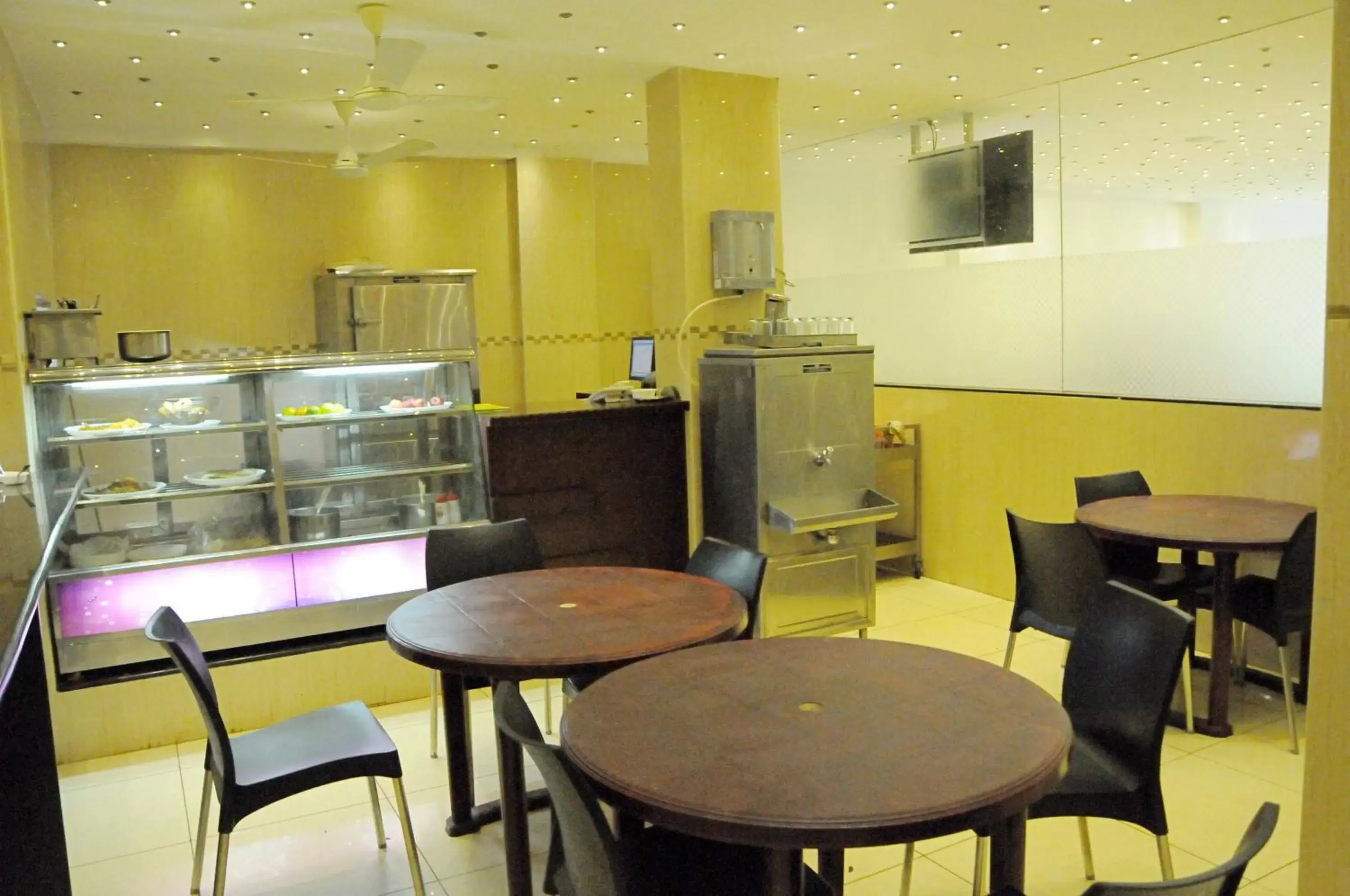 Restaurant/places to eat in Hotel Sri Krishna Residency Restaurant/places to eat in Hotel Sri Krishna Residency