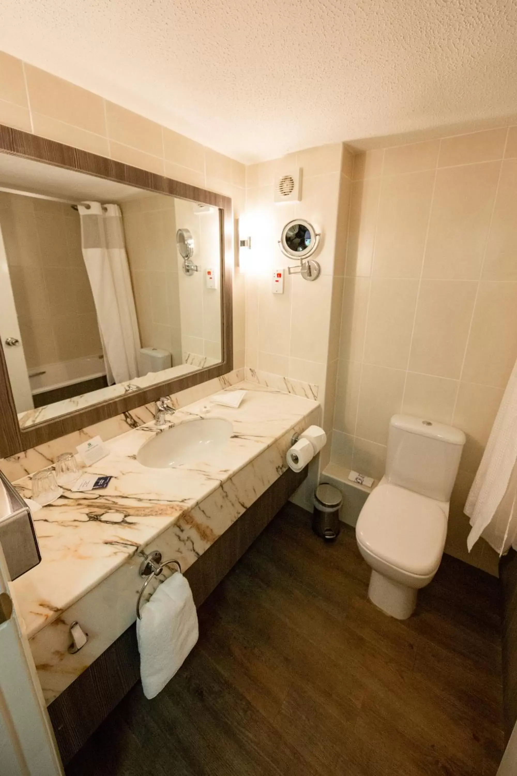 Bathroom in Holiday Inn Newport by IHG Bathroom in Holiday Inn Newport by IHG