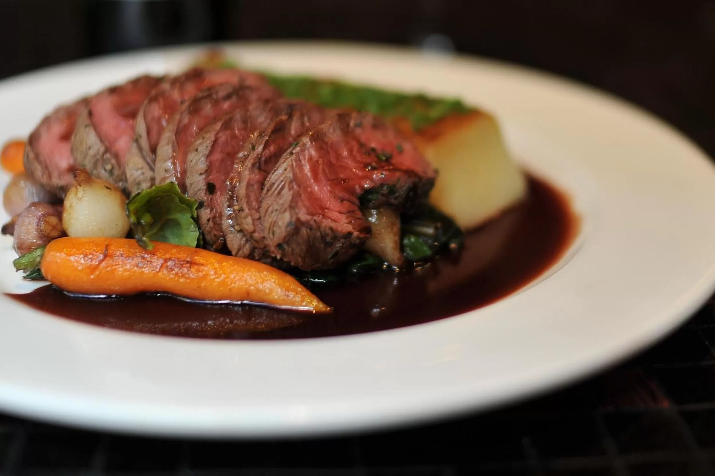 Restaurant/places to eat in Mayflower Park Hotel