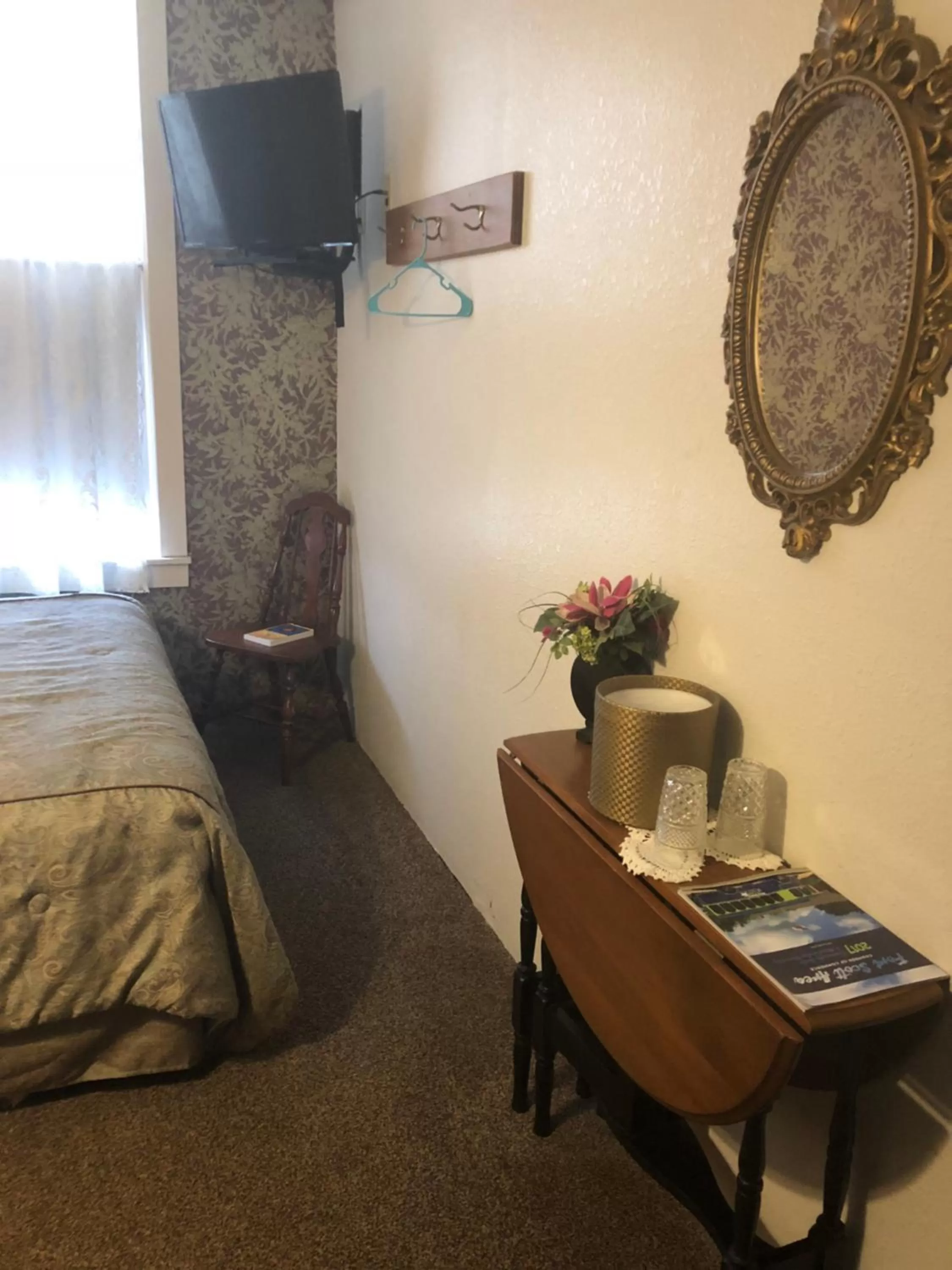 Bed in The Courtland Hotel & Spa