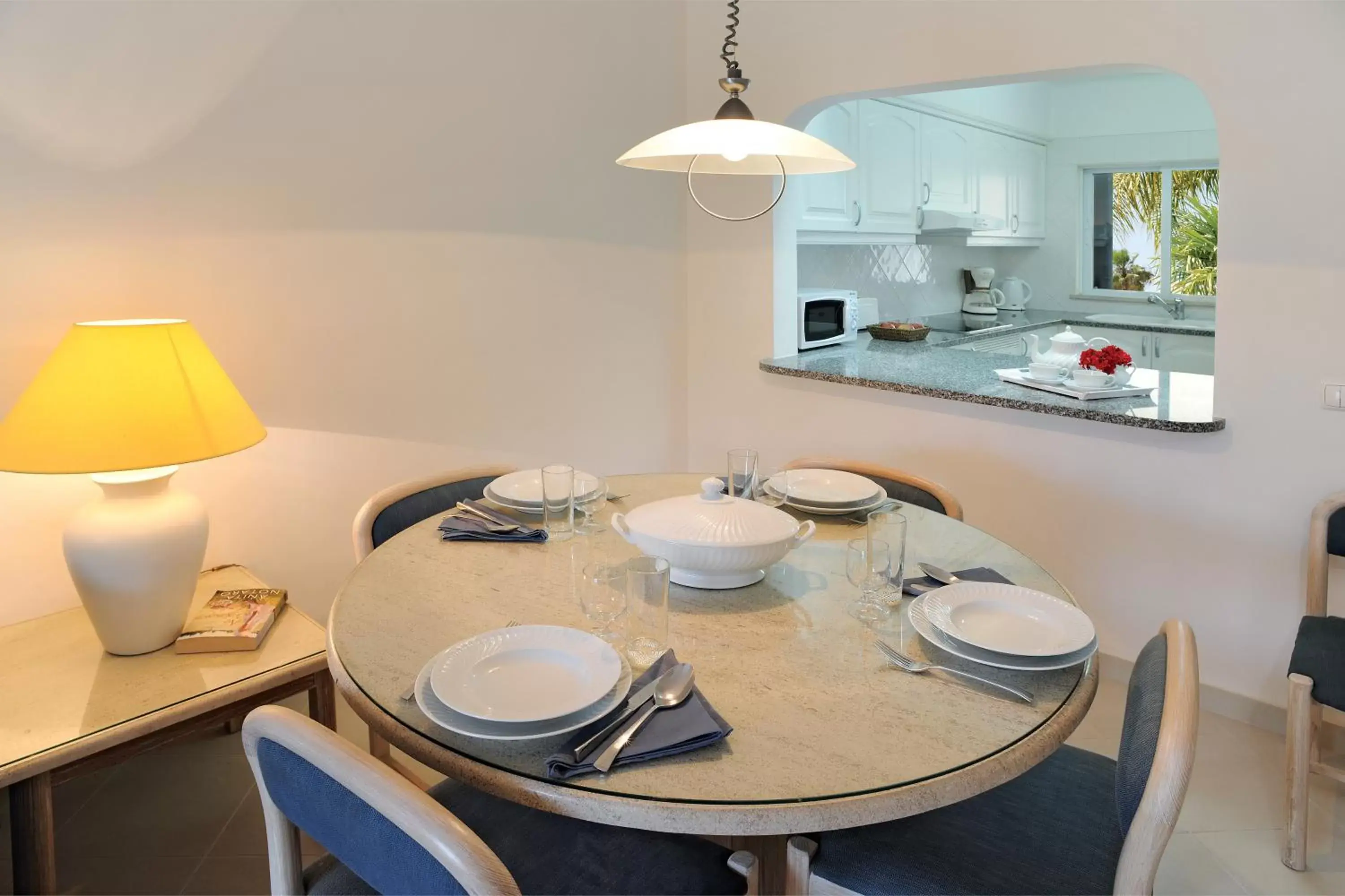 Kitchen or kitchenette, Dining Area in Clube Albufeira Garden Village