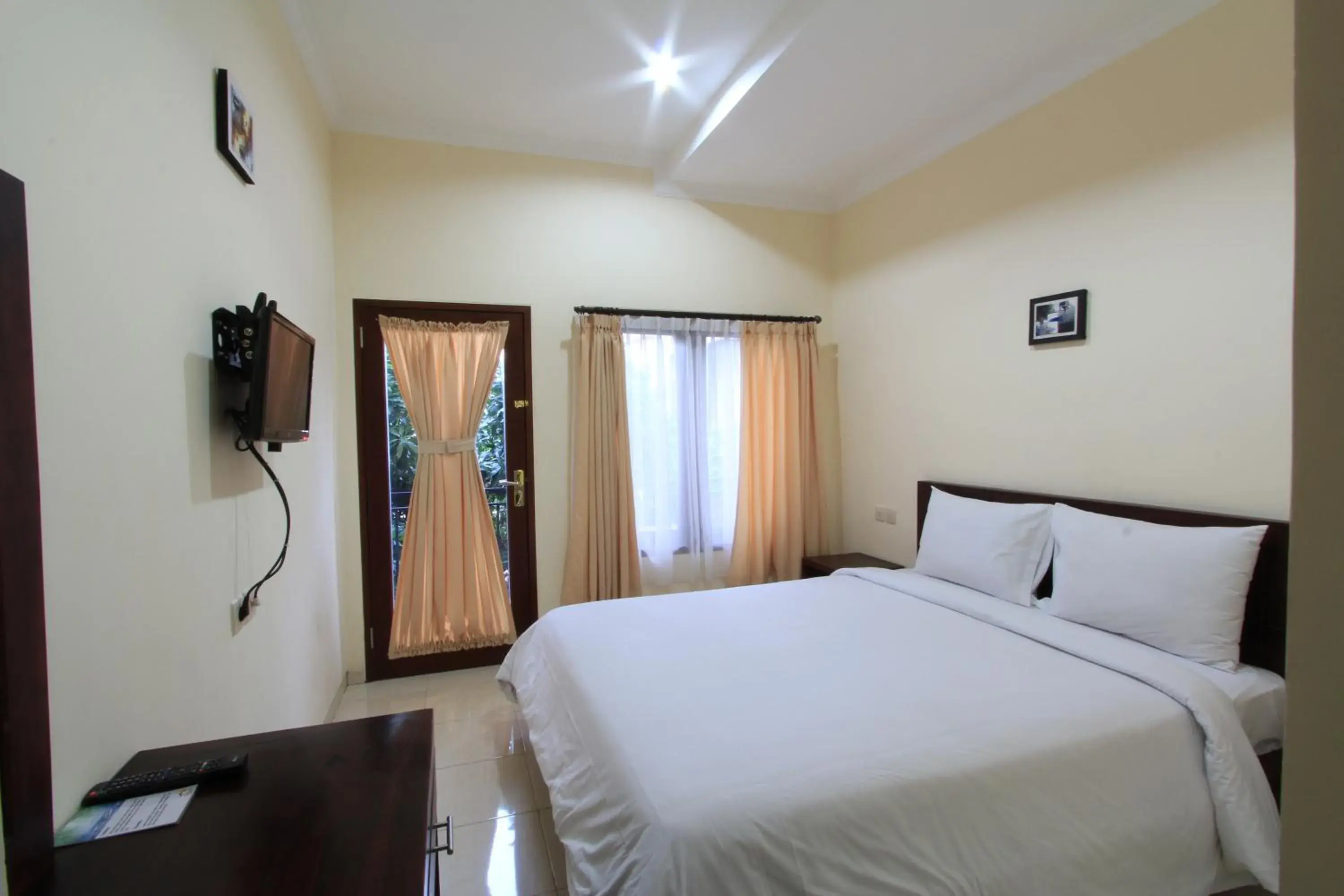 Bedroom, Bed in Surya Inn