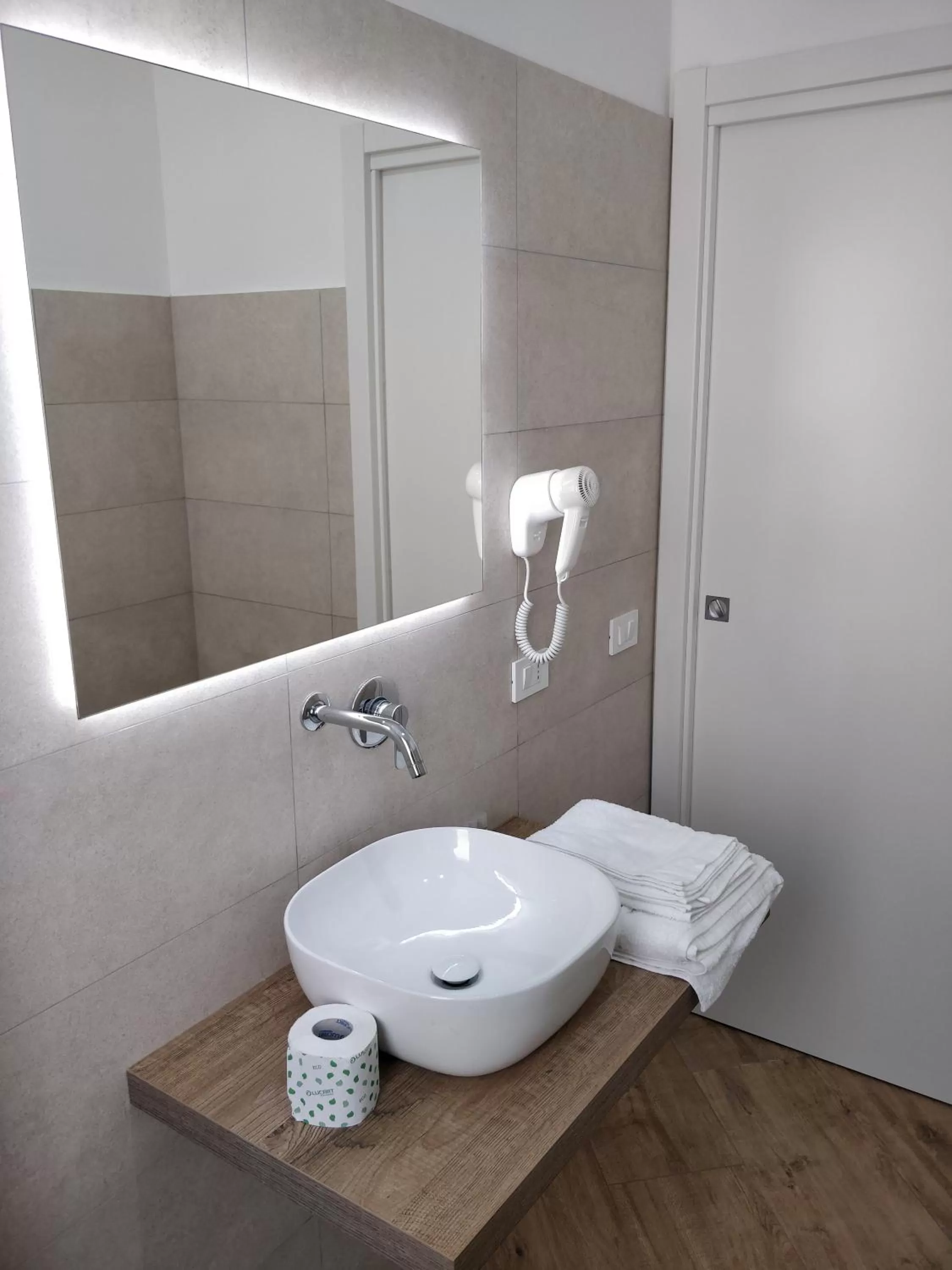 Bathroom in ALBARIA ROOMS-APARTMENTS