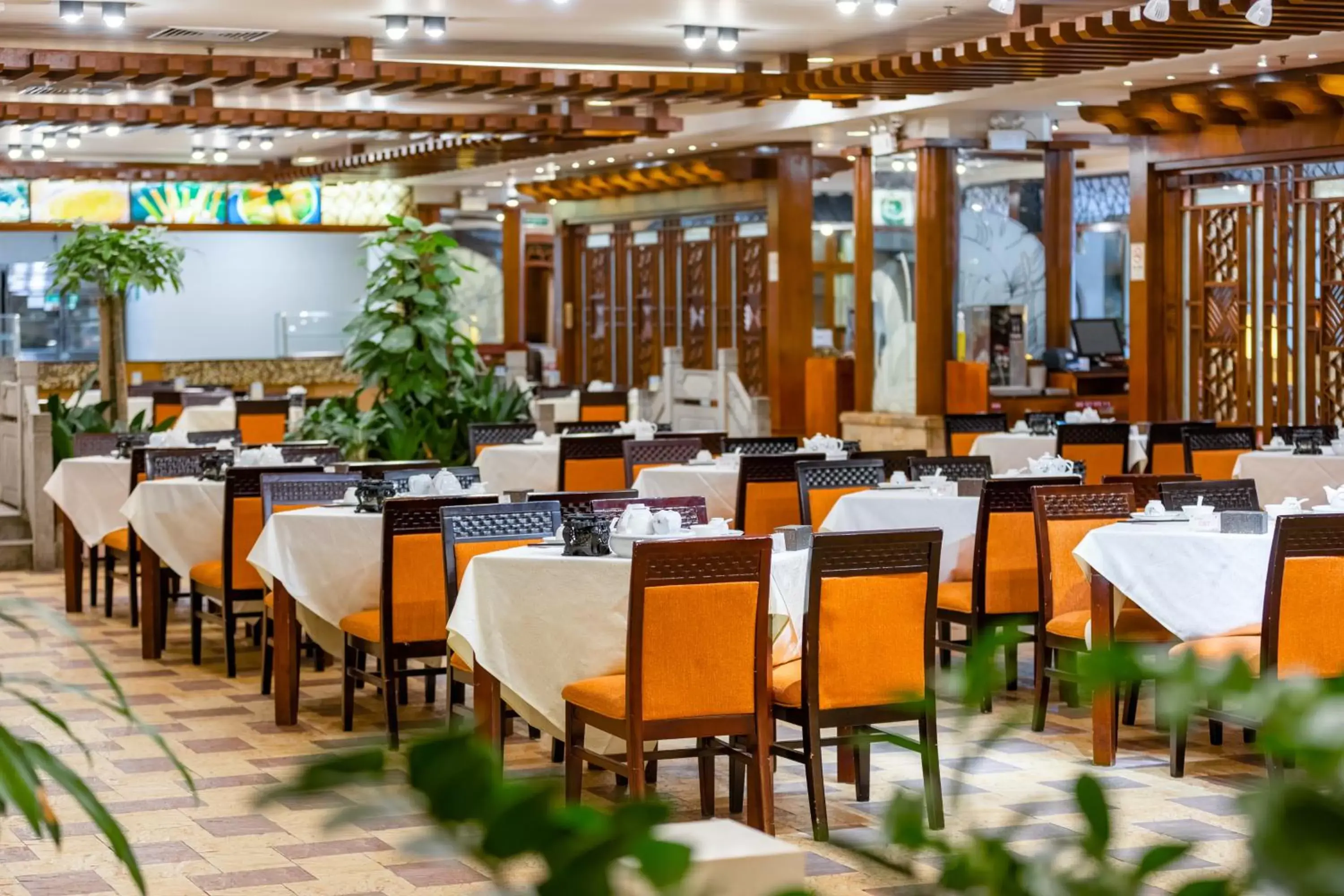 Restaurant/places to eat in Crowne Plaza Foshan by IHG - Canton Fair free shuttle bus Restaurant/places to eat in Crowne Plaza Foshan by IHG - Canton Fair free shuttle bus