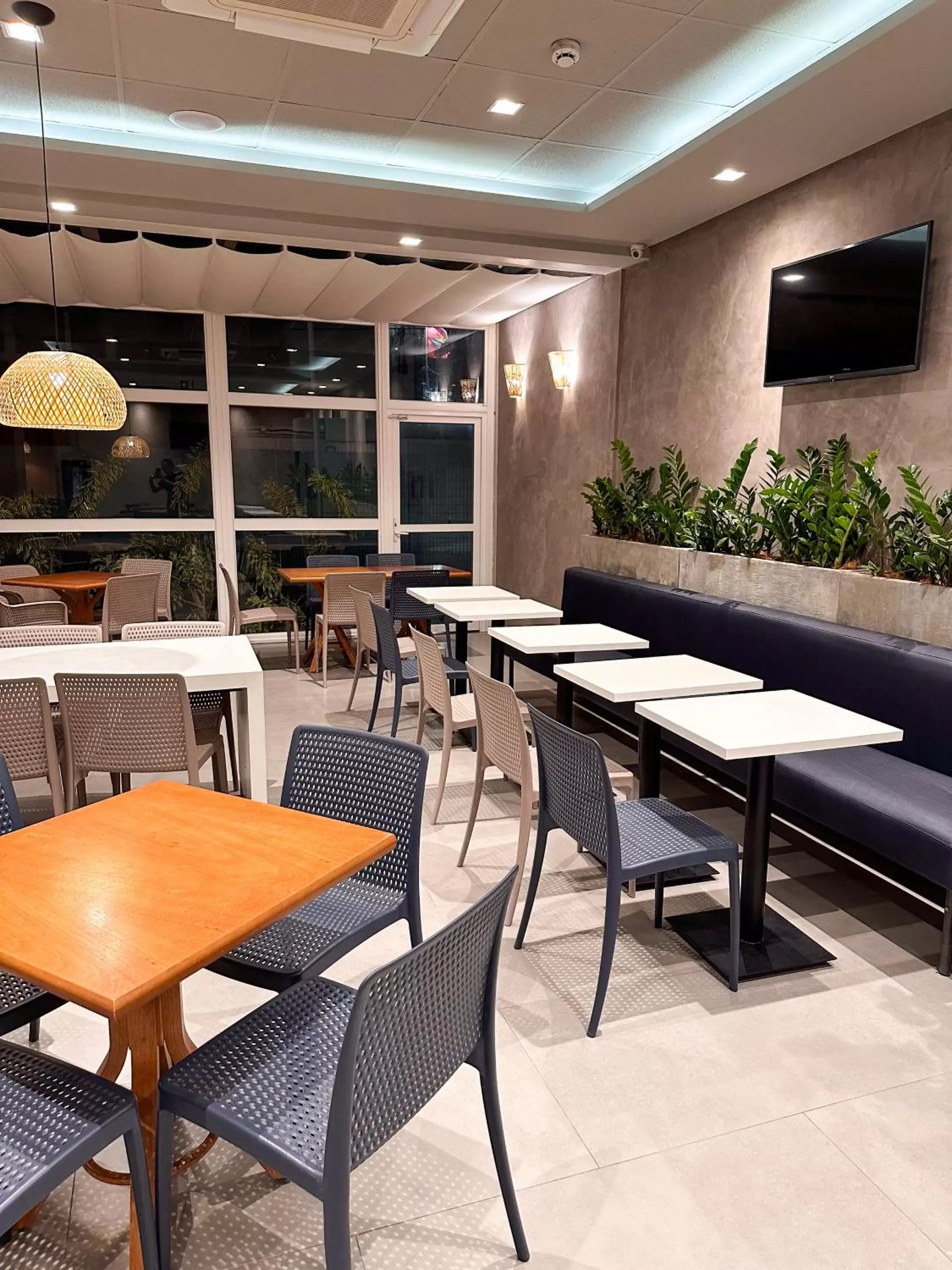 Restaurant/Places to Eat in ibis budget Aracaju