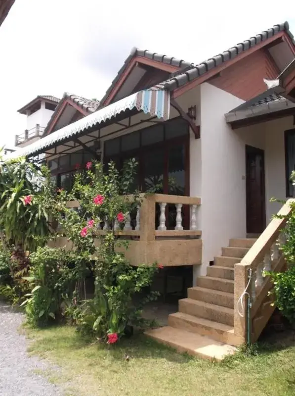 Facade/entrance, Property Building in Palm Point Village