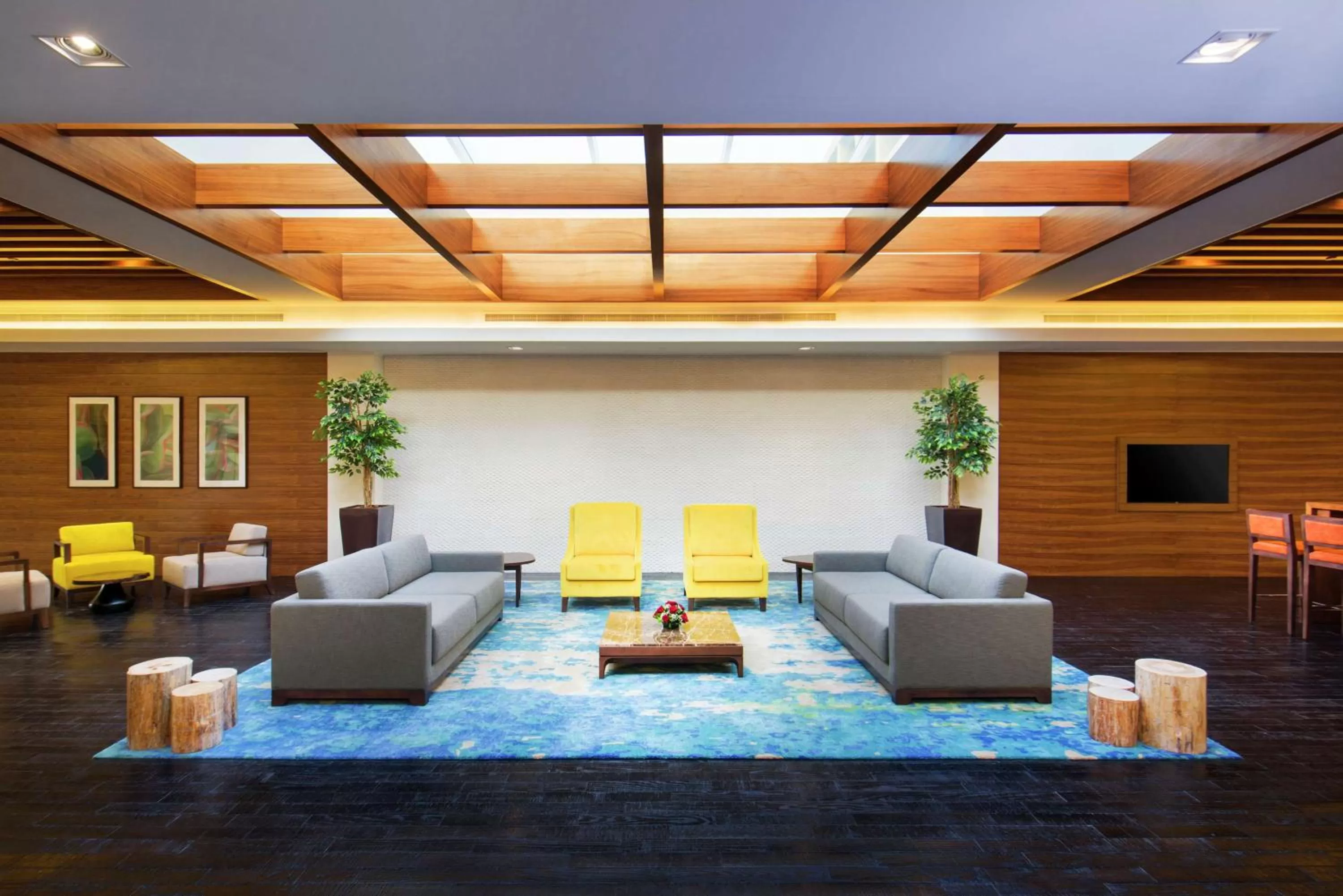 Lobby or reception in Hilton Garden Inn Ras Al Khaimah