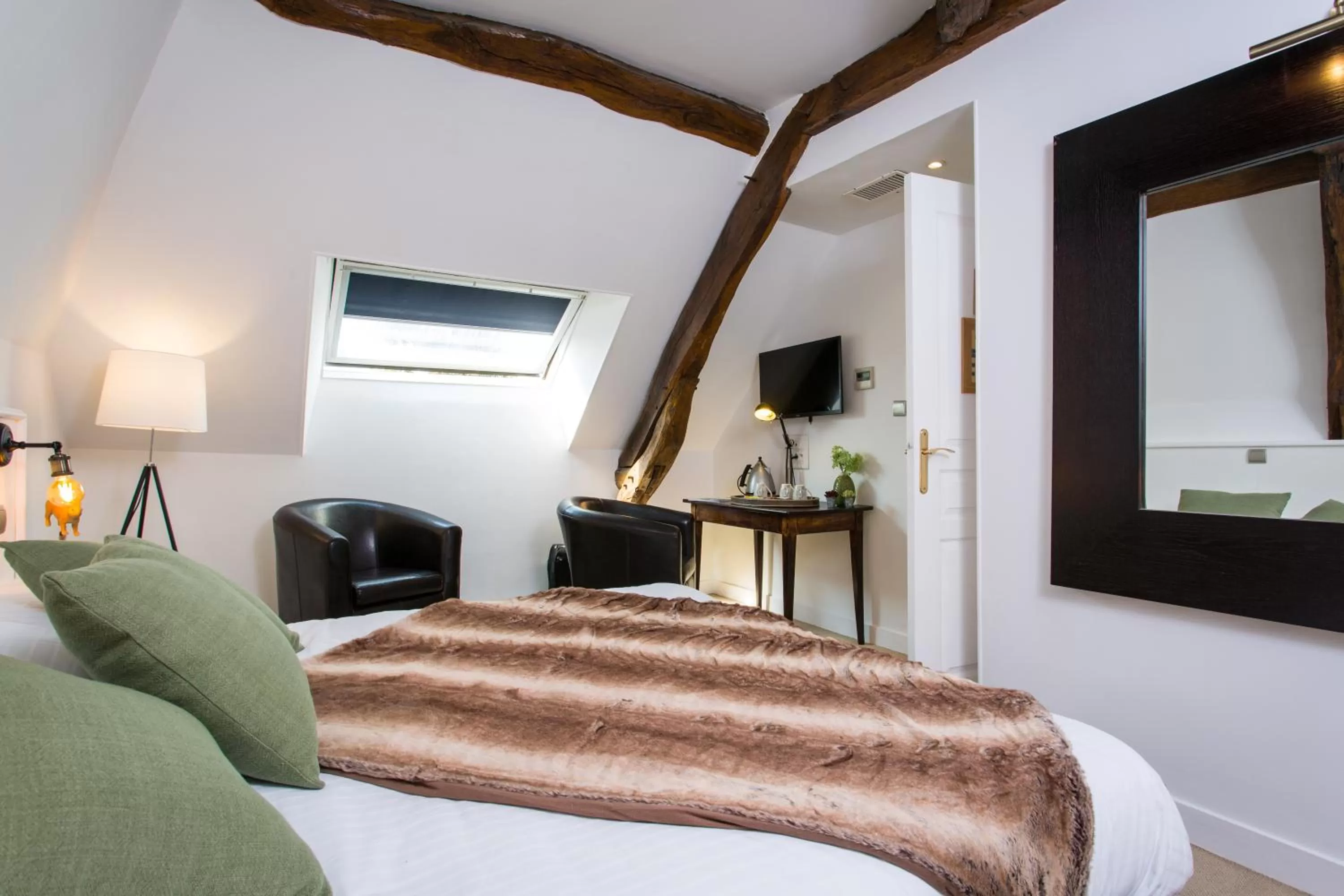 Photo of the whole room, Bed in Logis Hôtels Restaurant La Mère Hamard