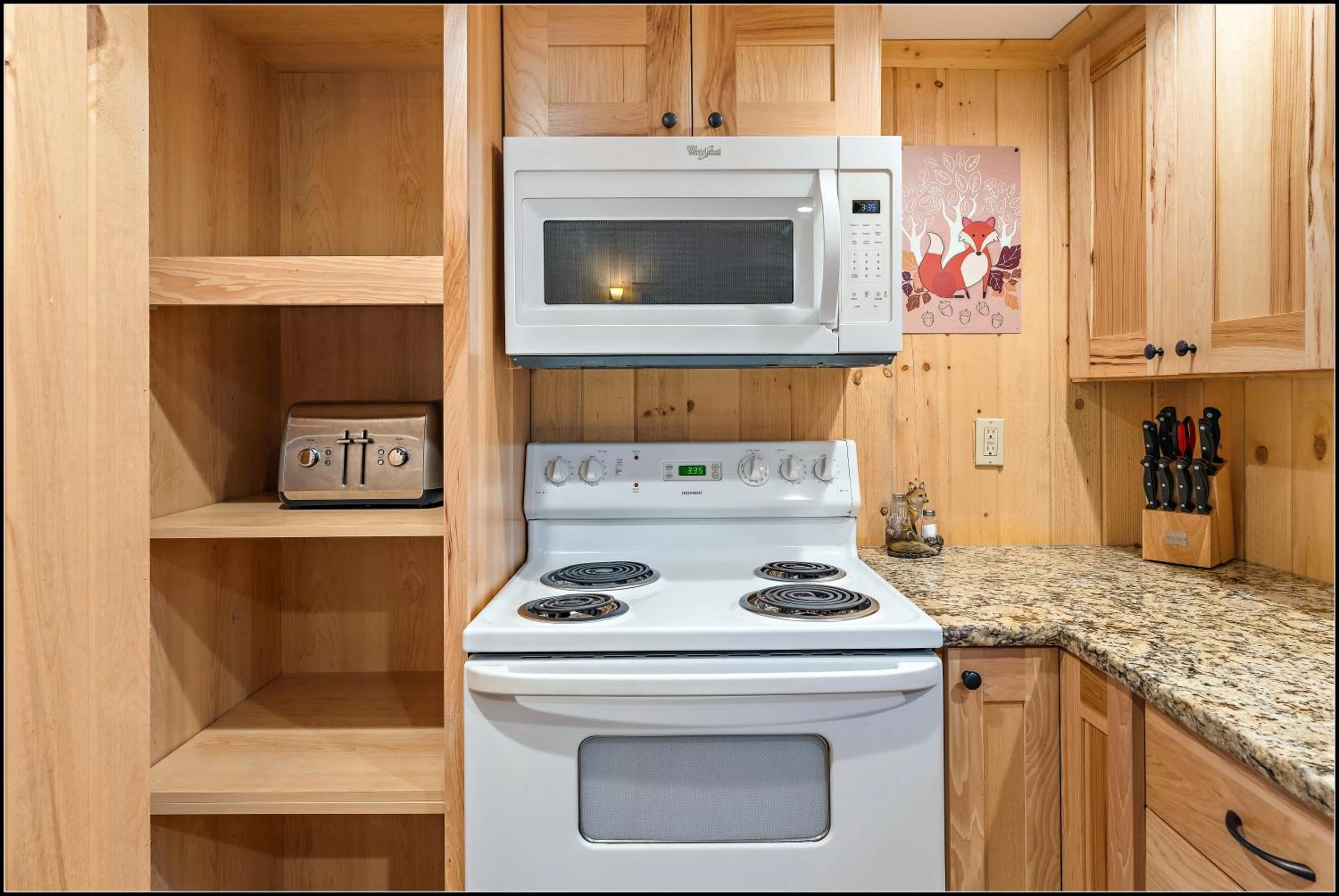 Kitchen or kitchenette in Brundage Bungalows