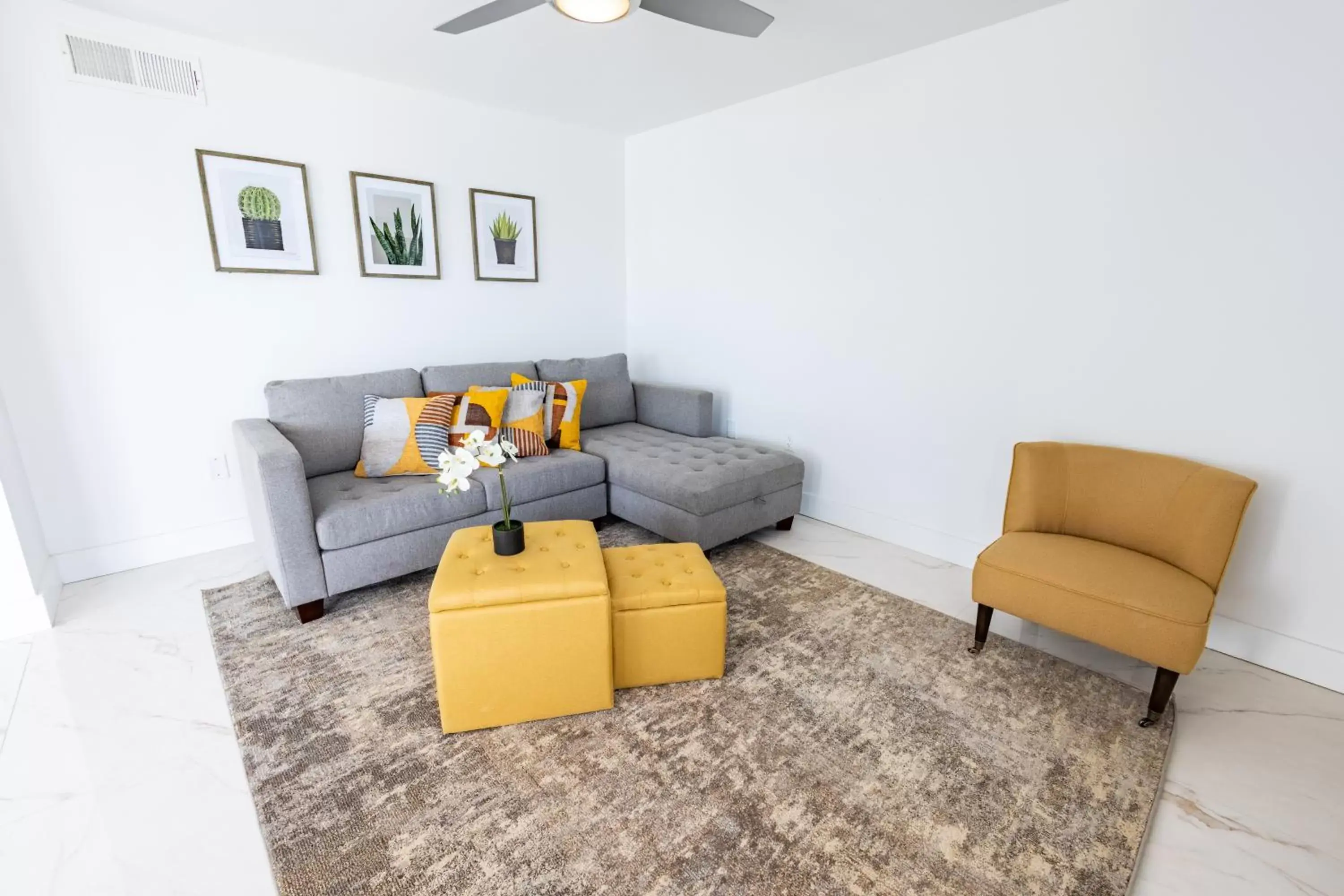 Living room, Seating Area in Grande Beach