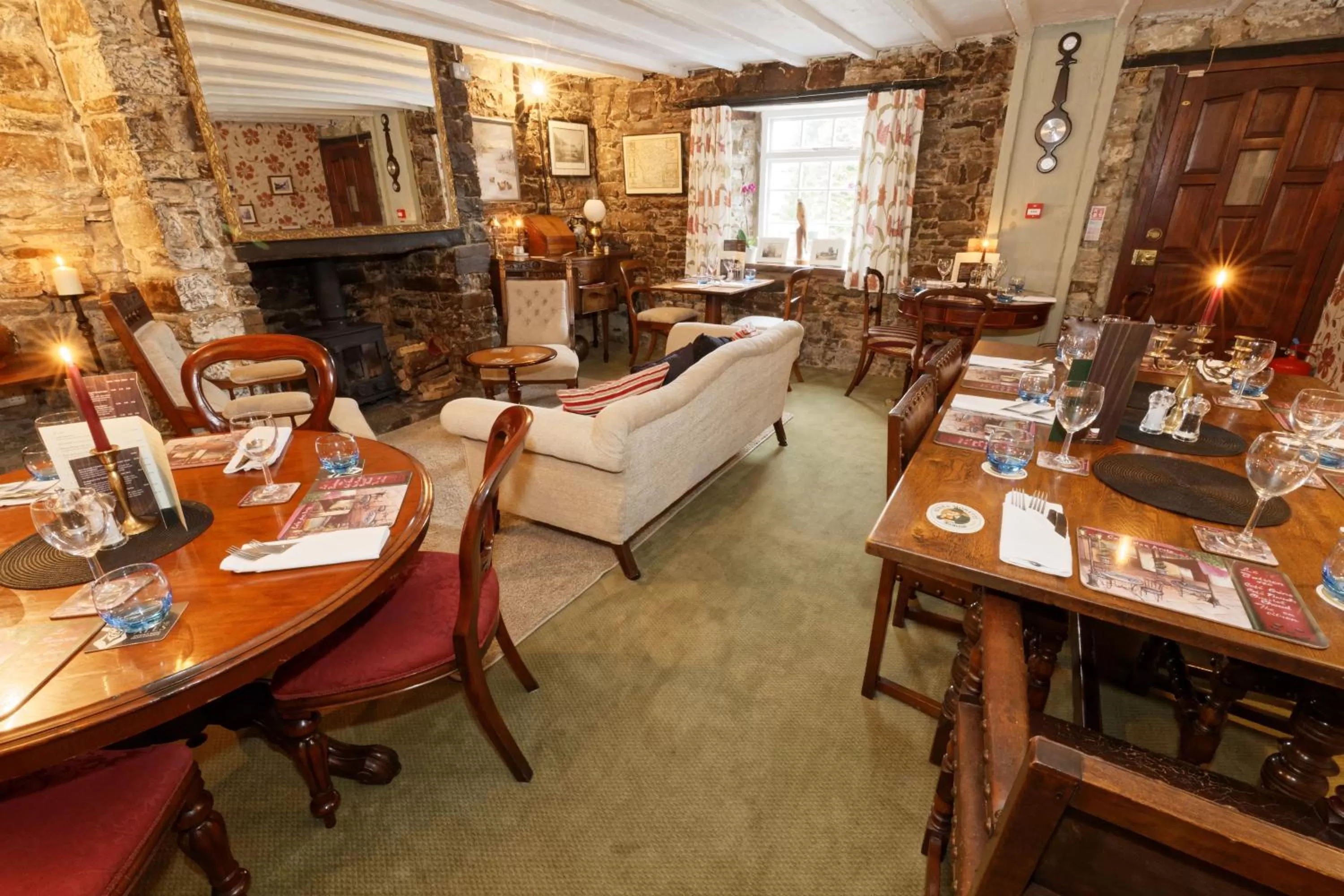 Restaurant/places to eat in Rams Head Inn