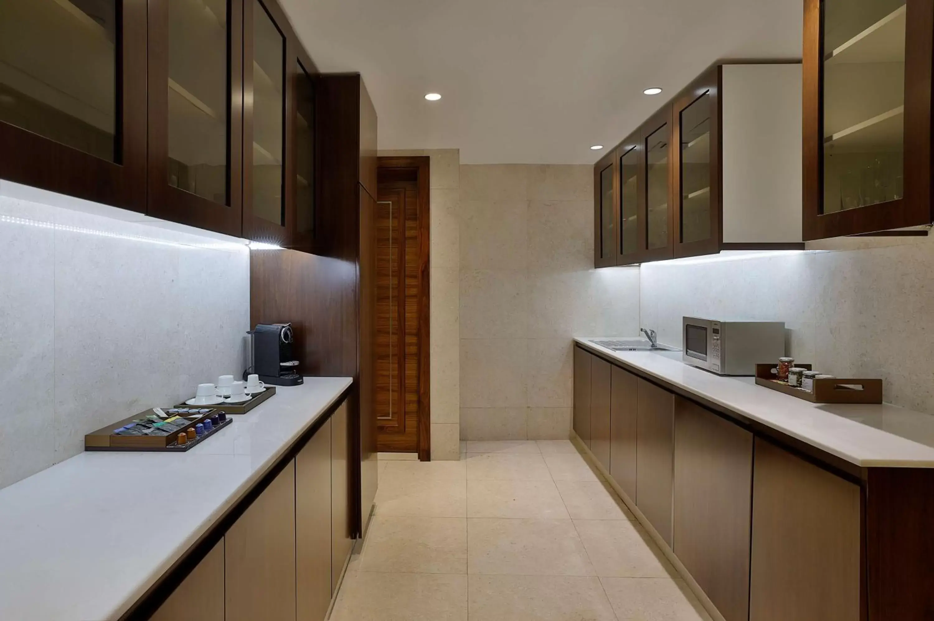 Kitchen or kitchenette, Kitchen/Kitchenette in Waldorf Astoria Dubai Palm Jumeirah