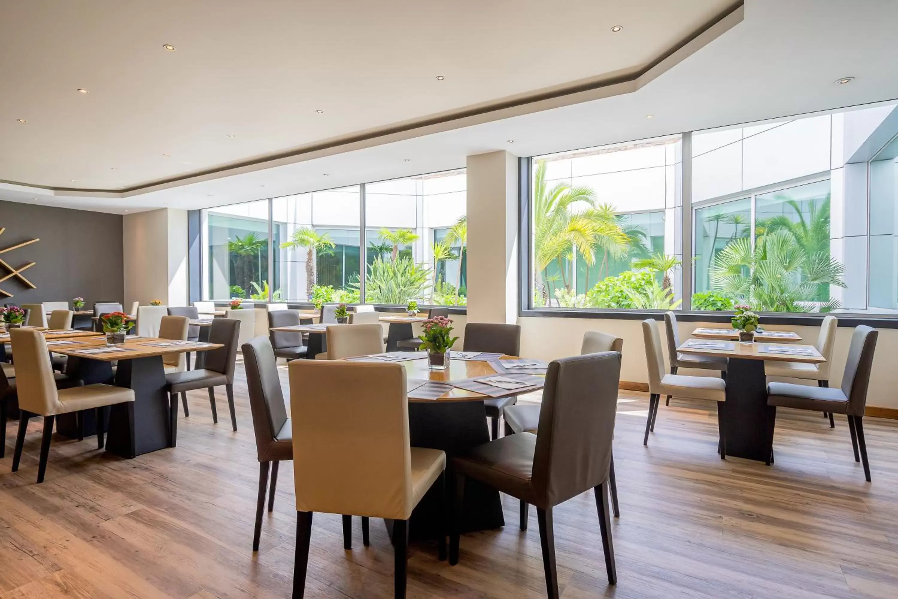 Restaurant/places to eat in HF Ipanema Park Restaurant/places to eat in HF Ipanema Park