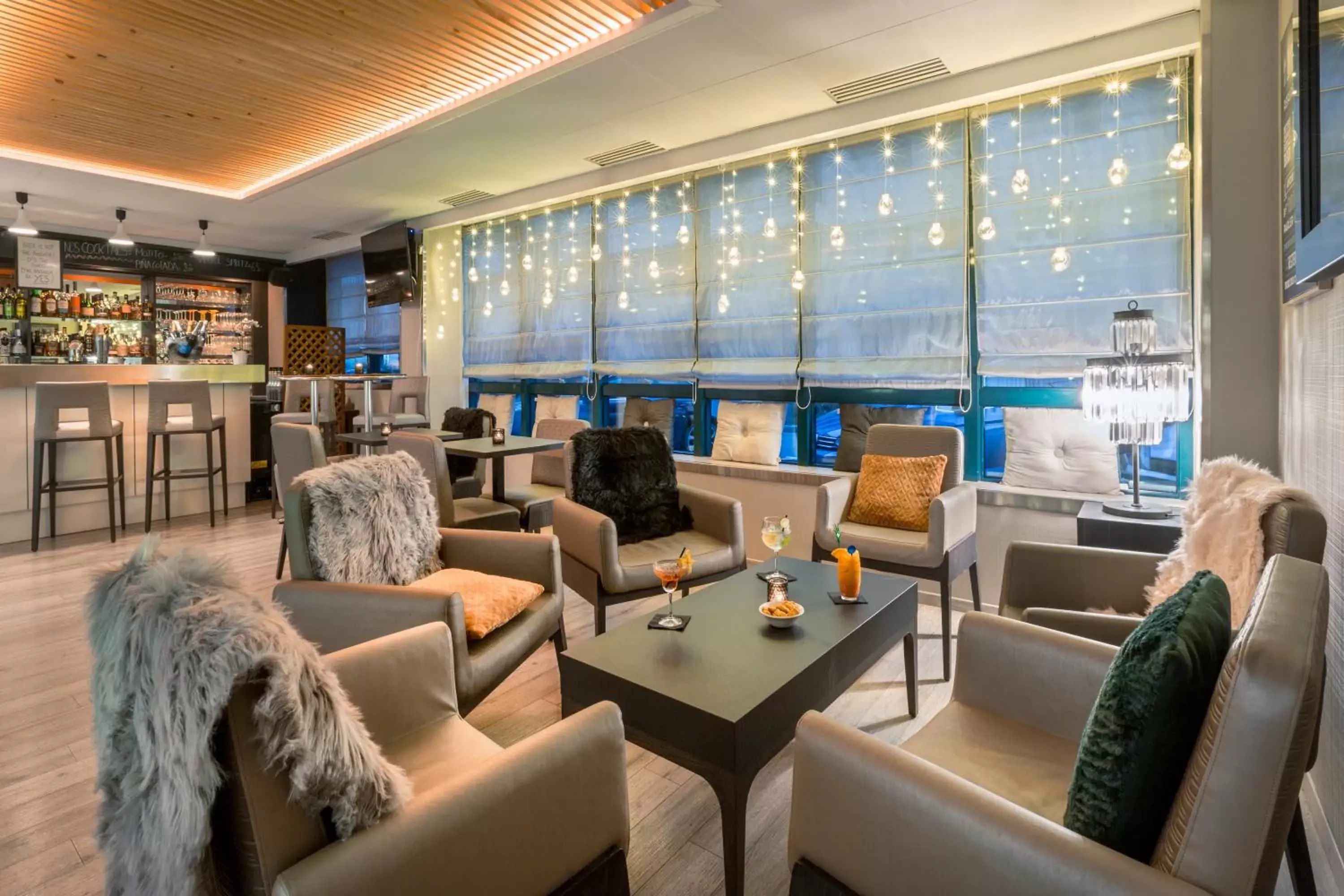 Lounge or bar, Lounge/Bar in Best Western Hôtel International