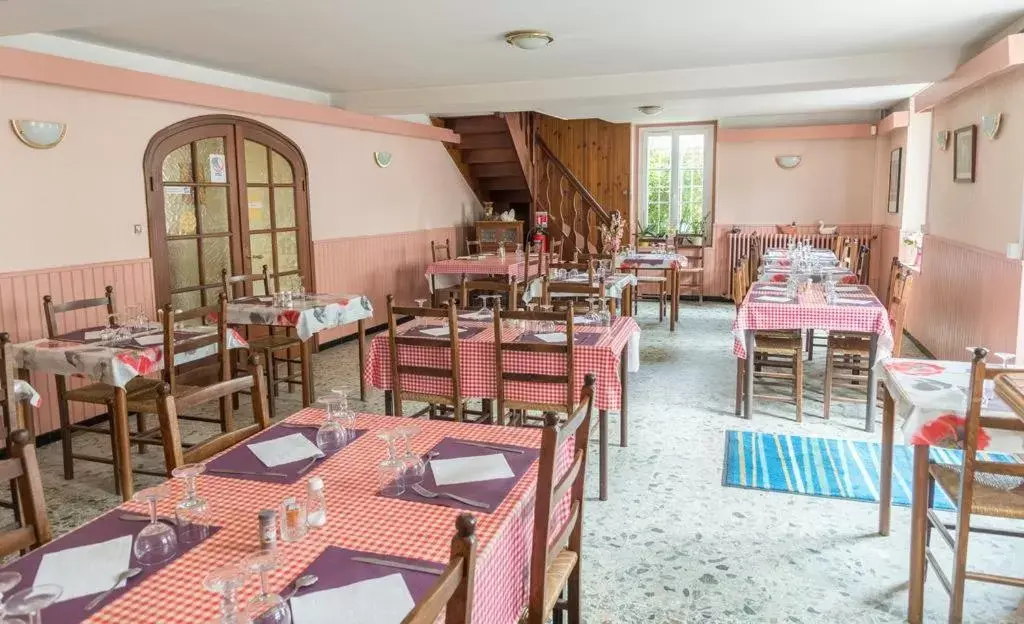 Restaurant/Places to Eat in HOTEL DU CYGNE DE LA CROIX BLANCHE