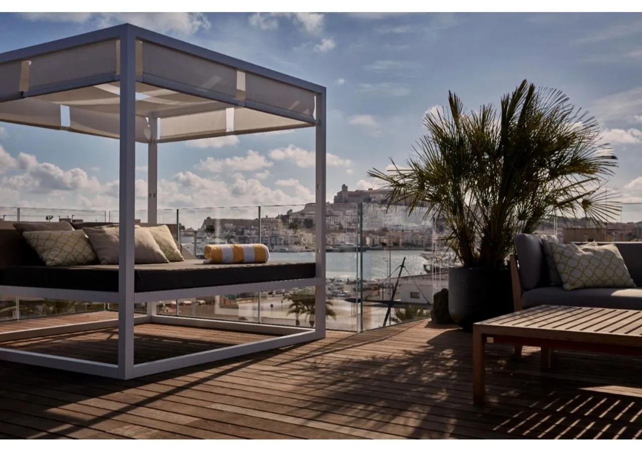 Balcony/Terrace in Sir Joan Hotel, part of Sircle Collection