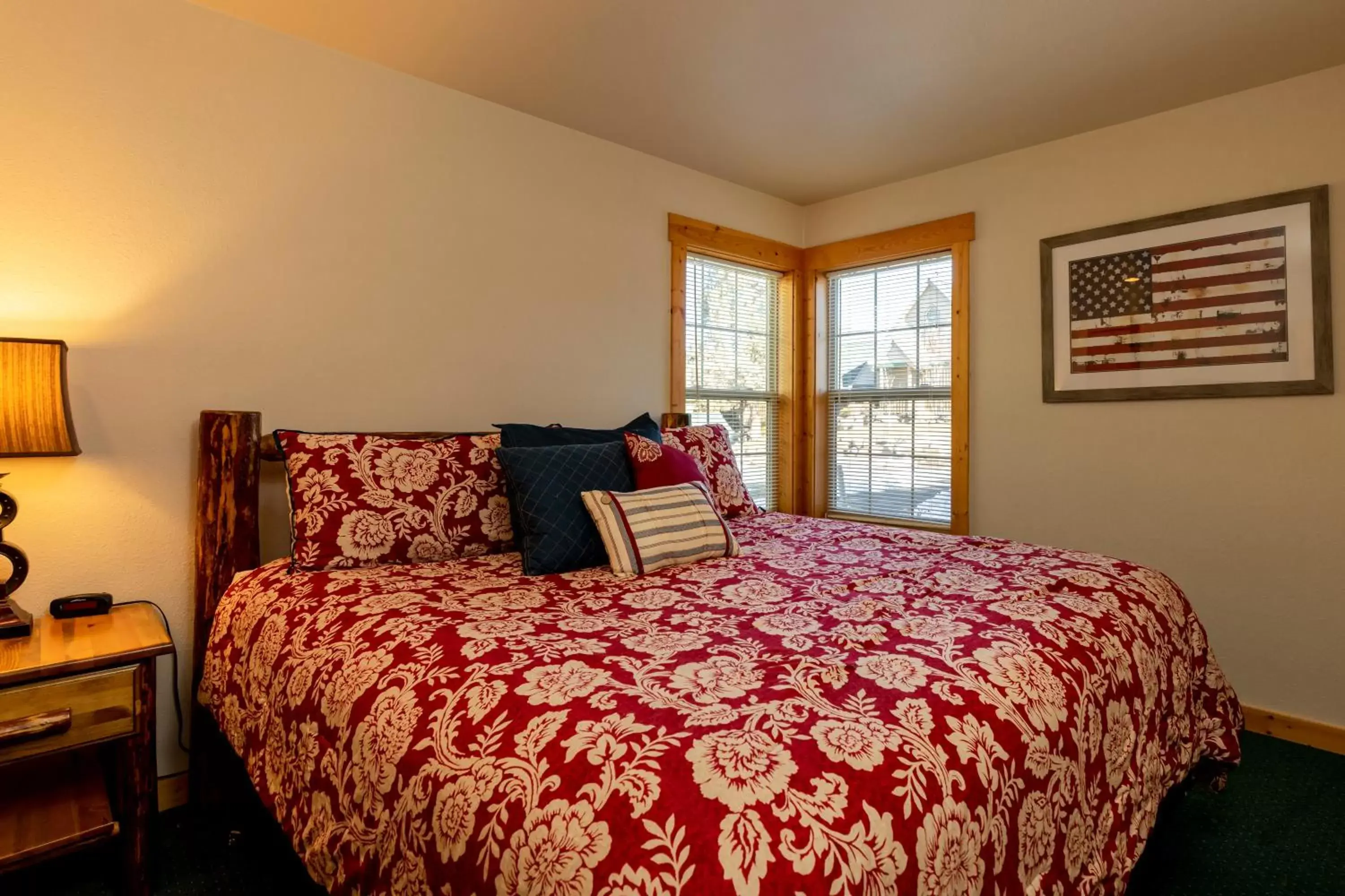 Bed in Running Y Ranch Golf & Spa Resort Bed in Running Y Ranch Golf & Spa Resort