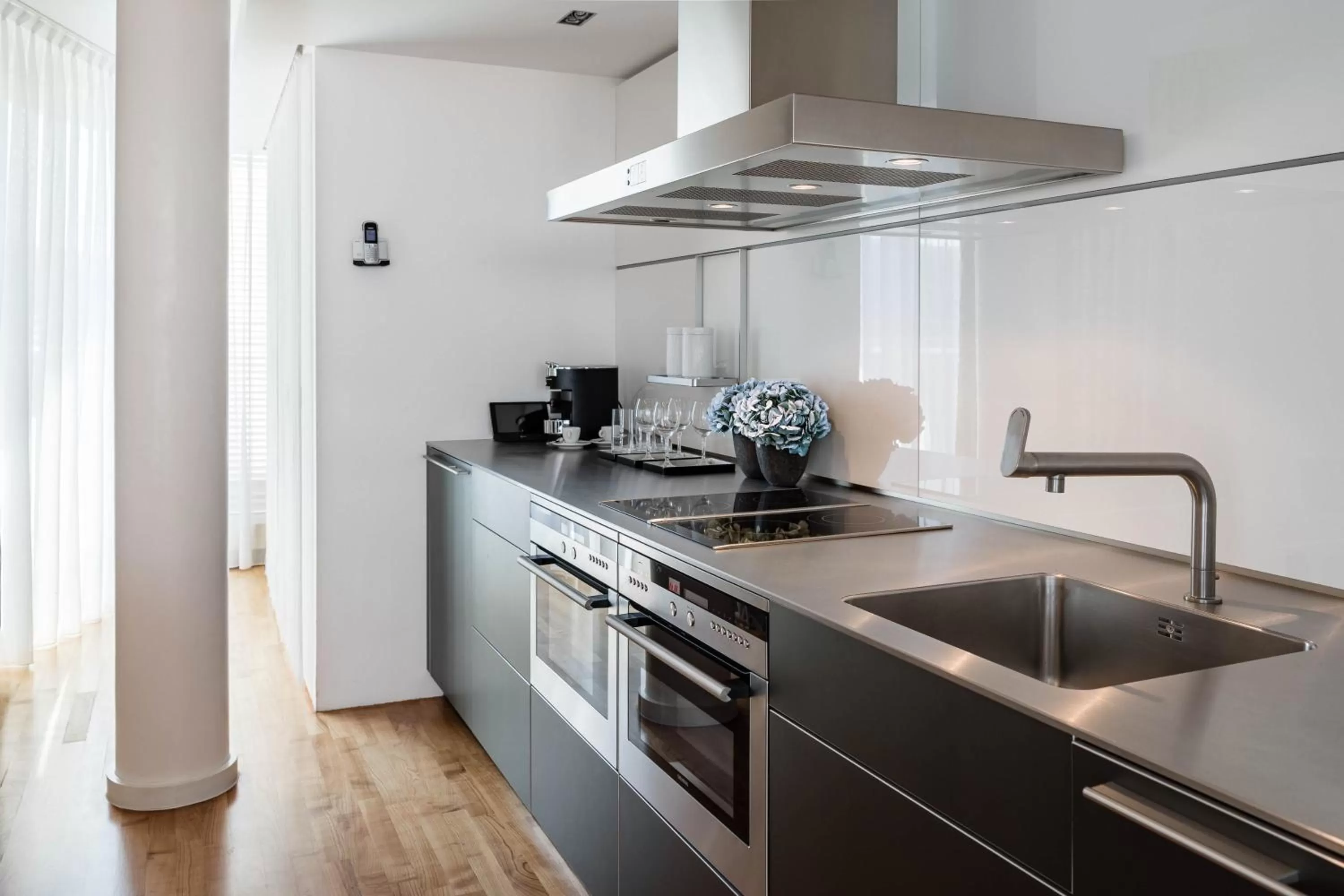 Kitchen or kitchenette in The Mandala Berlin, a Member of Design Hotels