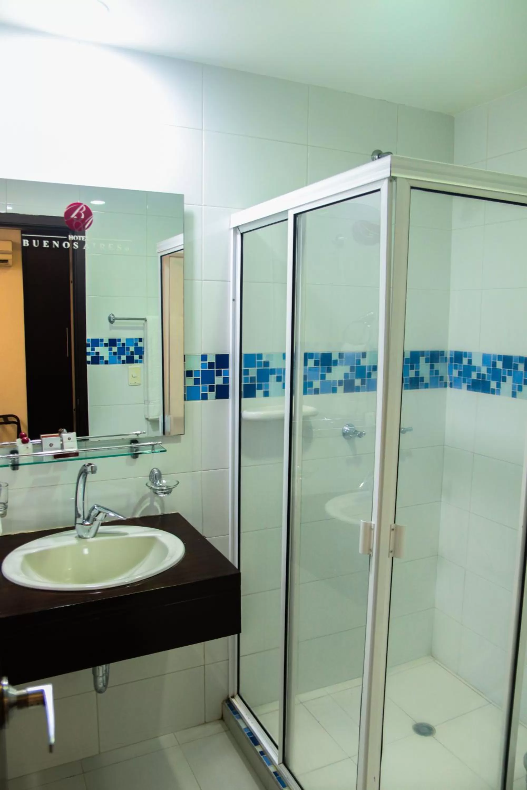 Bathroom in Hotel Buenos Aires