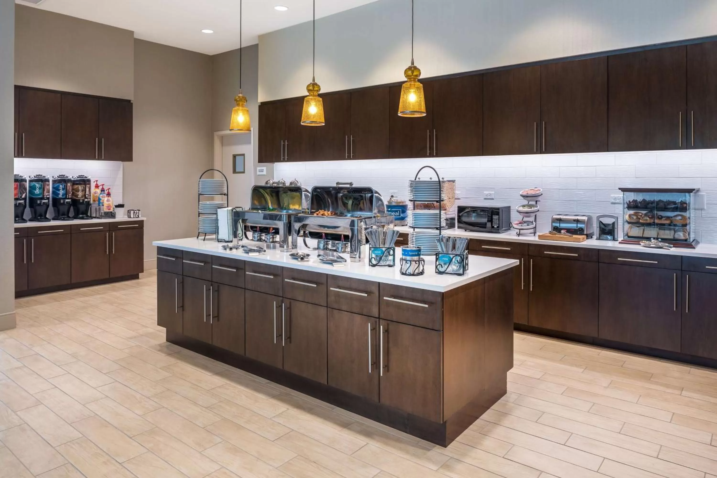 Dining area in Homewood Suites by Hilton Miami Dolphin Mall