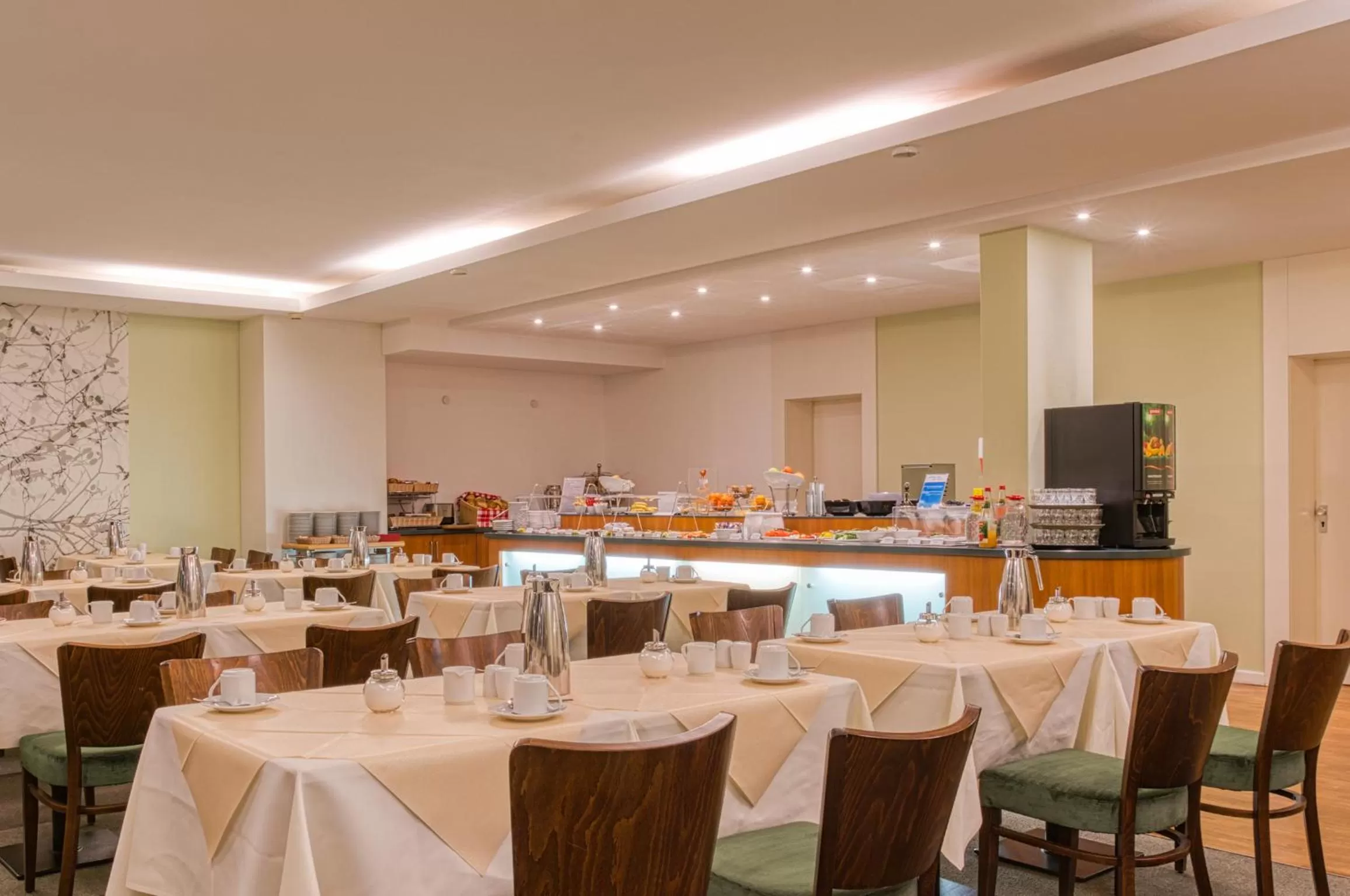 Buffet breakfast, Restaurant/Places to Eat in Best Western Hotel Bremen City